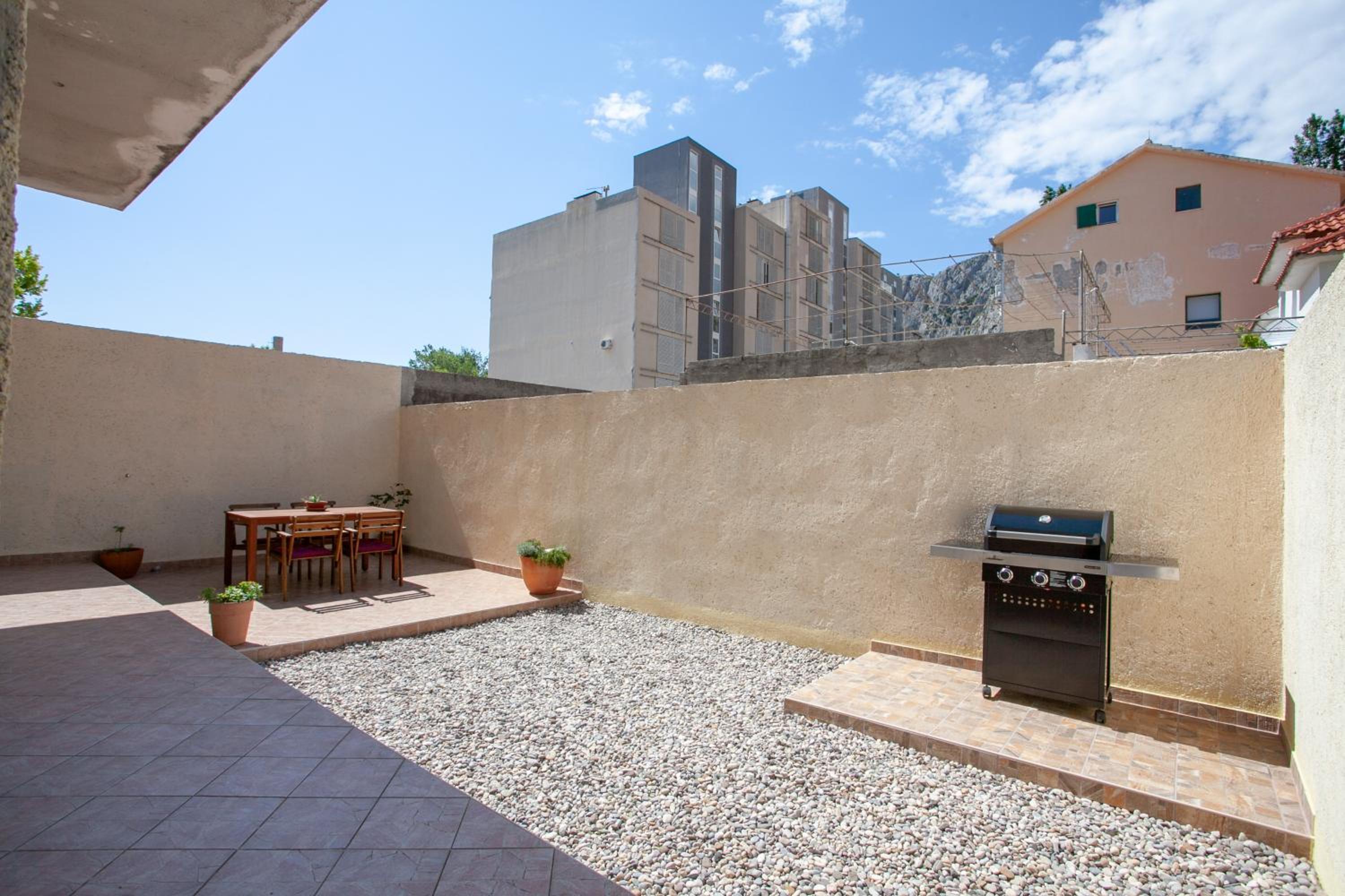 AP PUNTA next to sandy beach, apartment with garden view 3