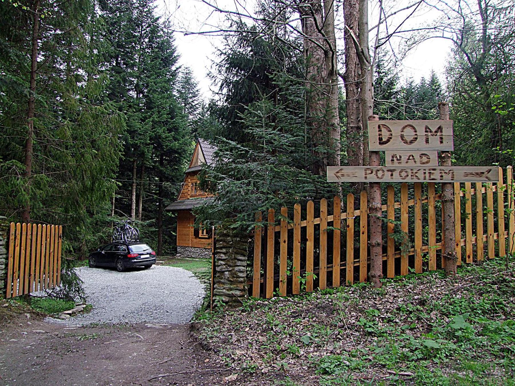 DOM NAD POTOKIEM