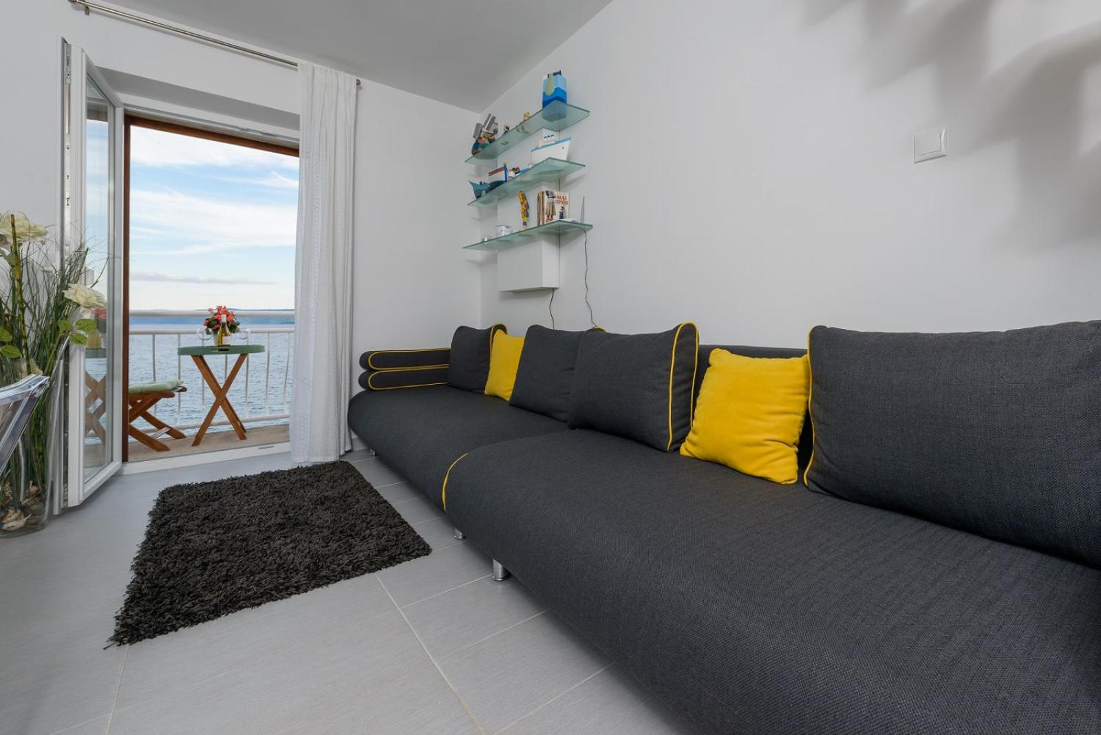 TOP LOCATION! BEACH & CENTER APT 4