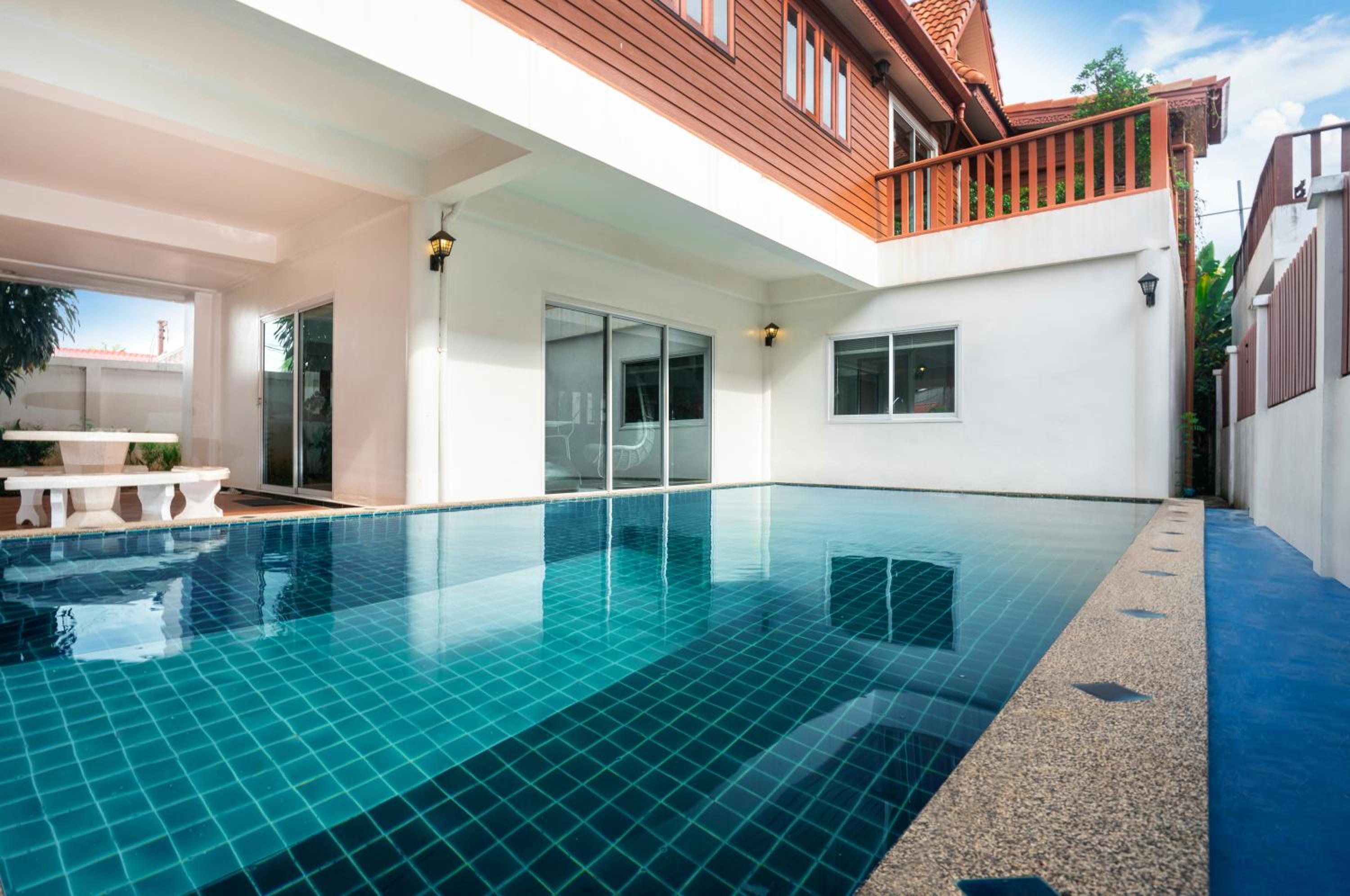 Naiyang Beach Private Pool Villa