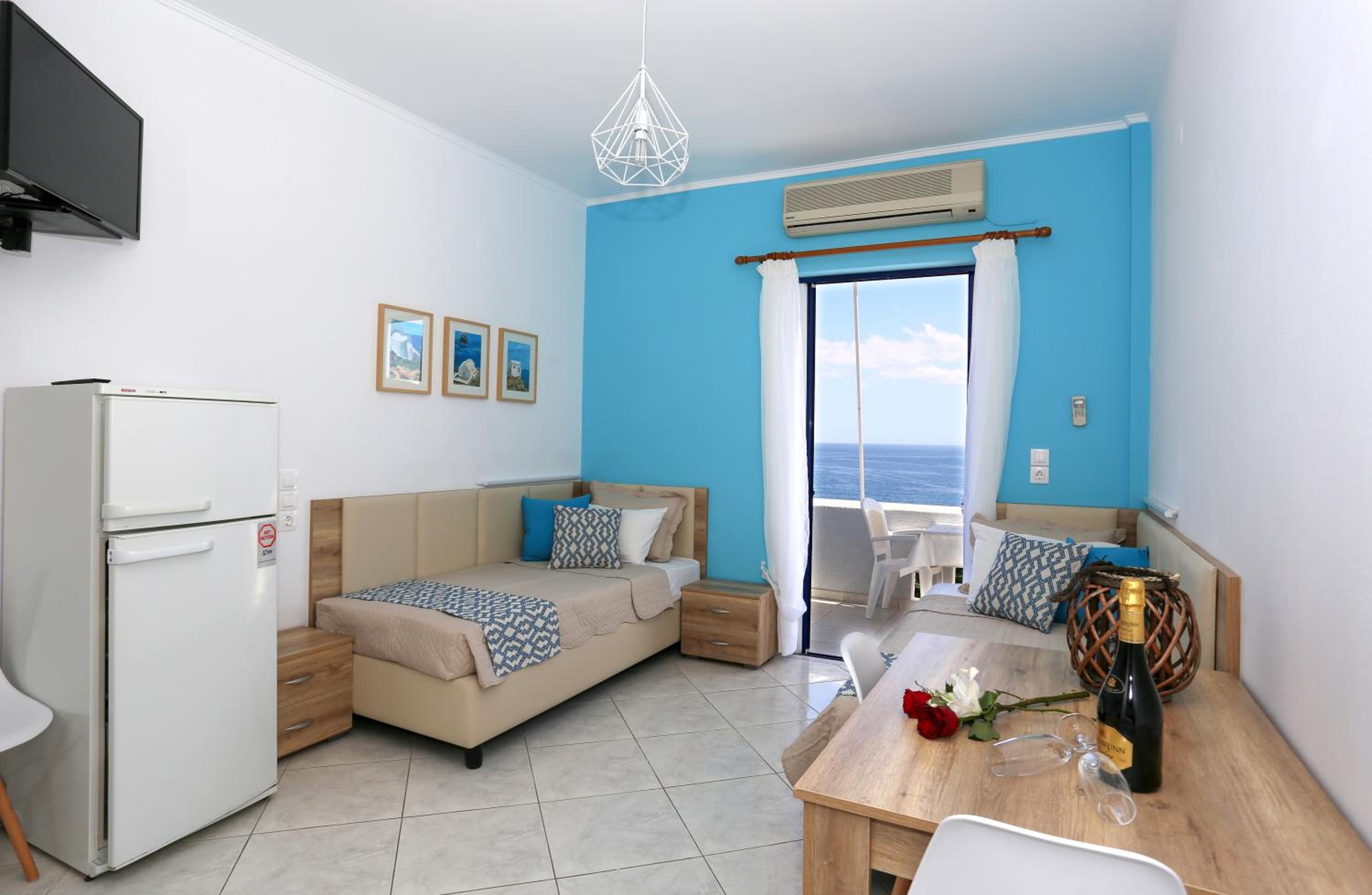 Yiannis Studios