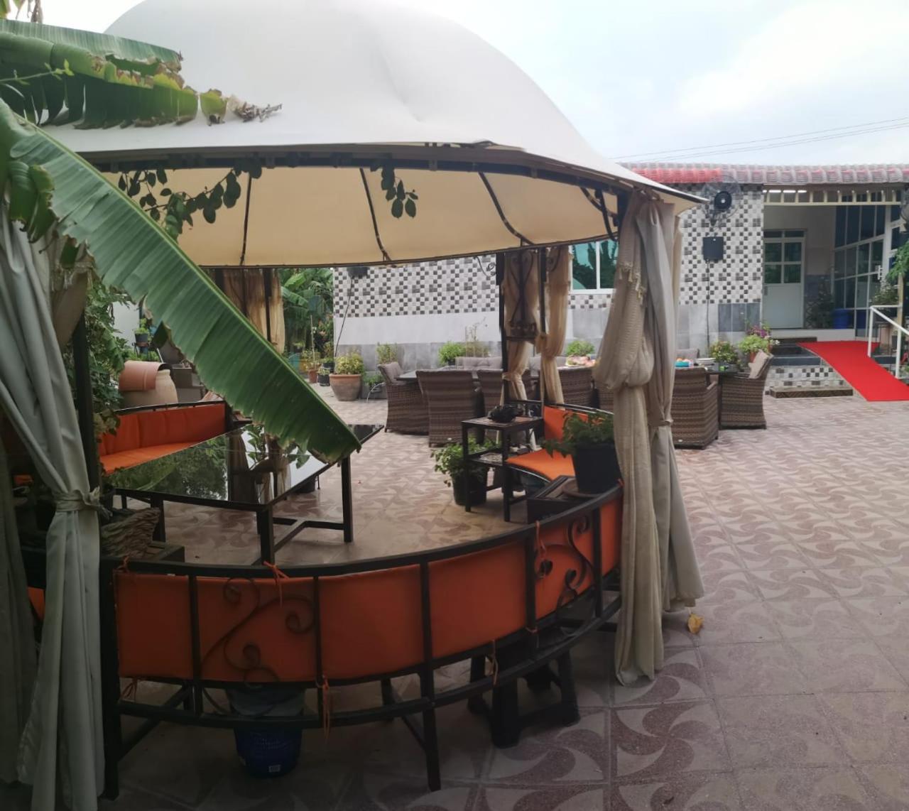 Happiness Farm