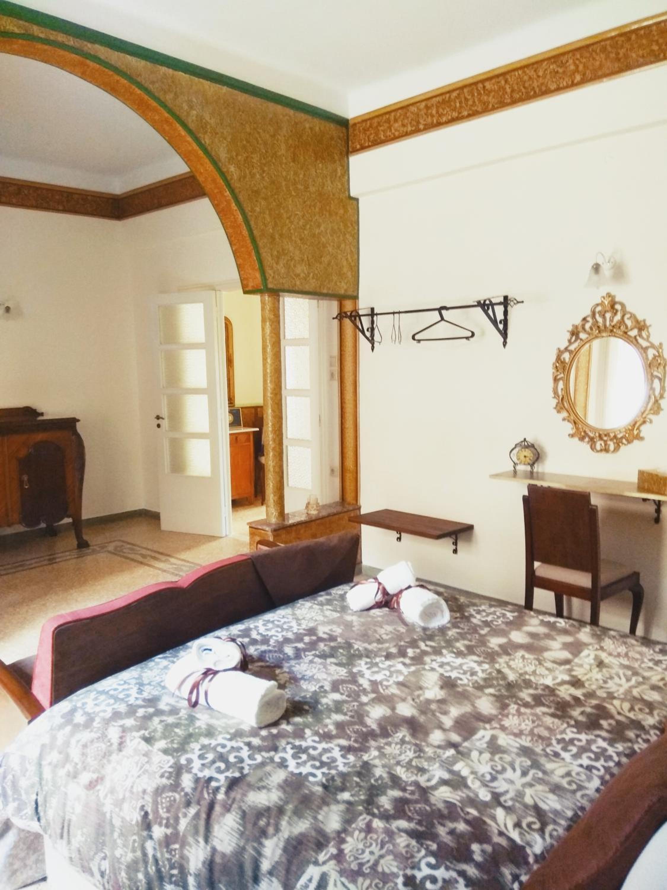 The Manor House in the Old Town view 4