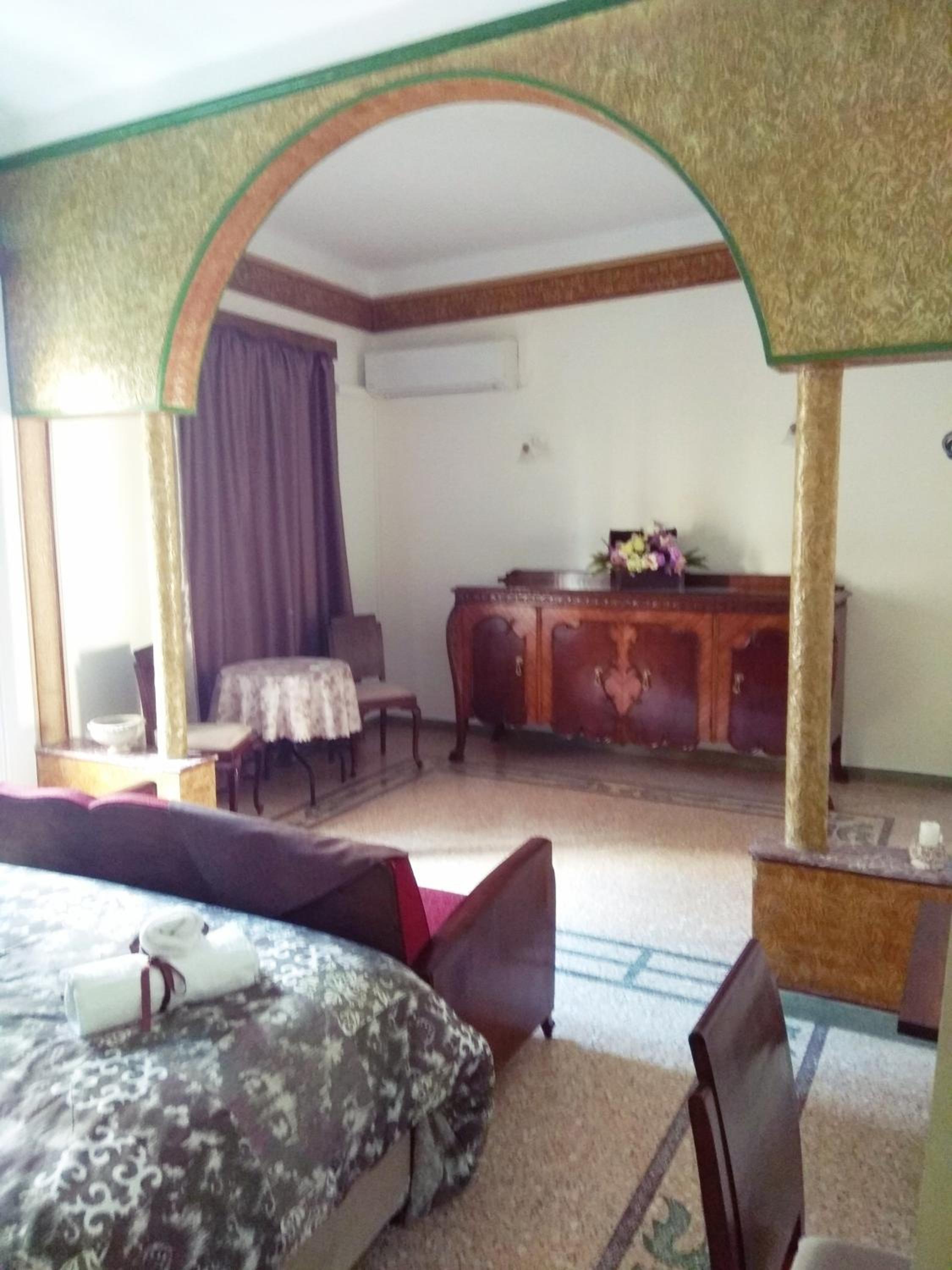 The Manor House in the Old Town view 5