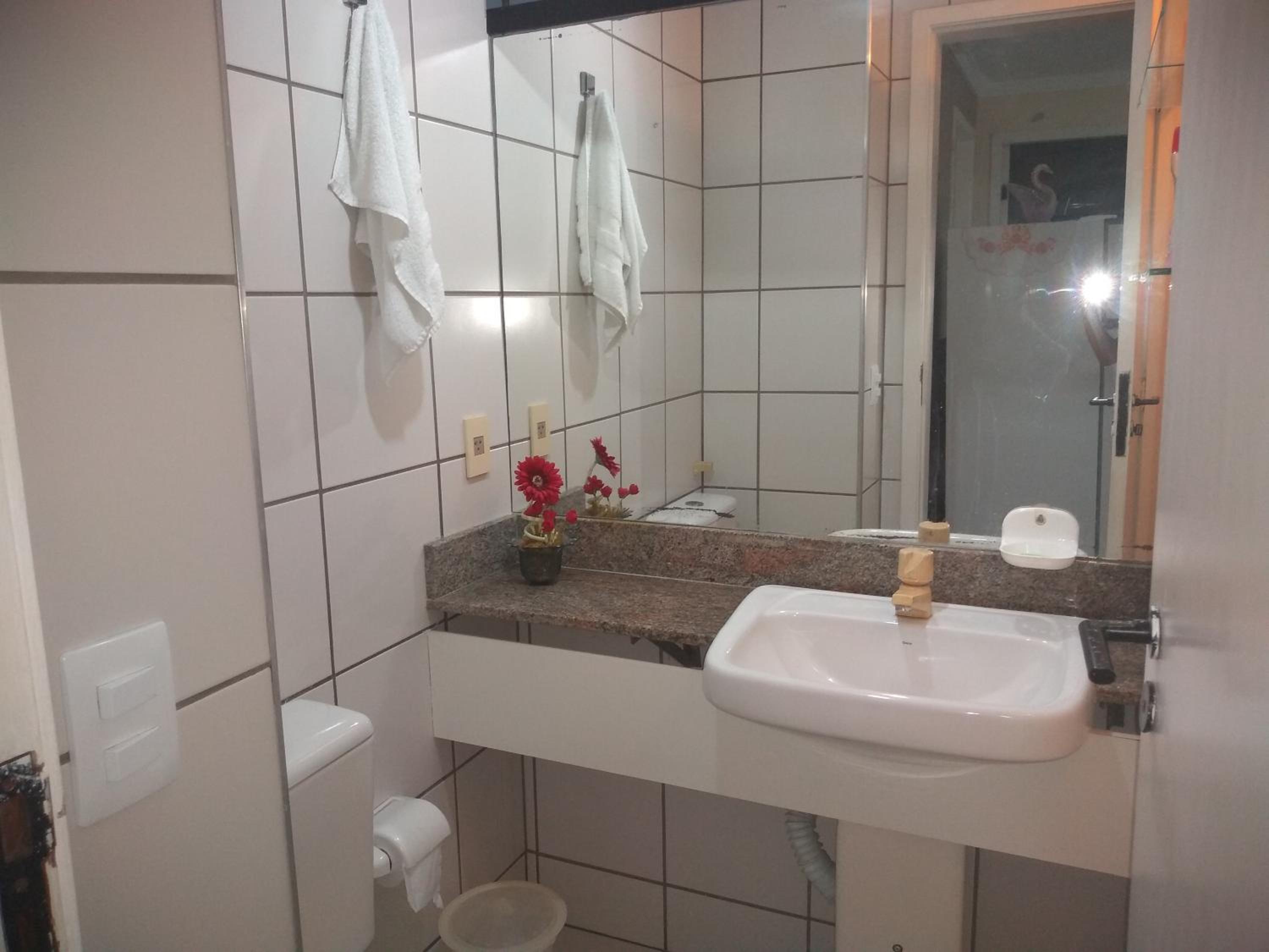 Otimo apartamento 2 quartos,tv acabo,internet