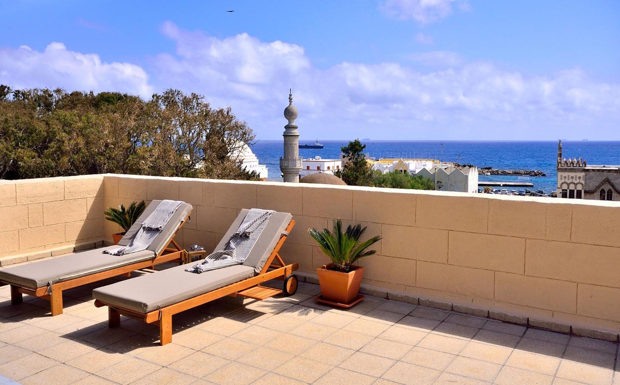 CENTER Penthouse - MEDIEVAL Town 10'- BEACH 2'