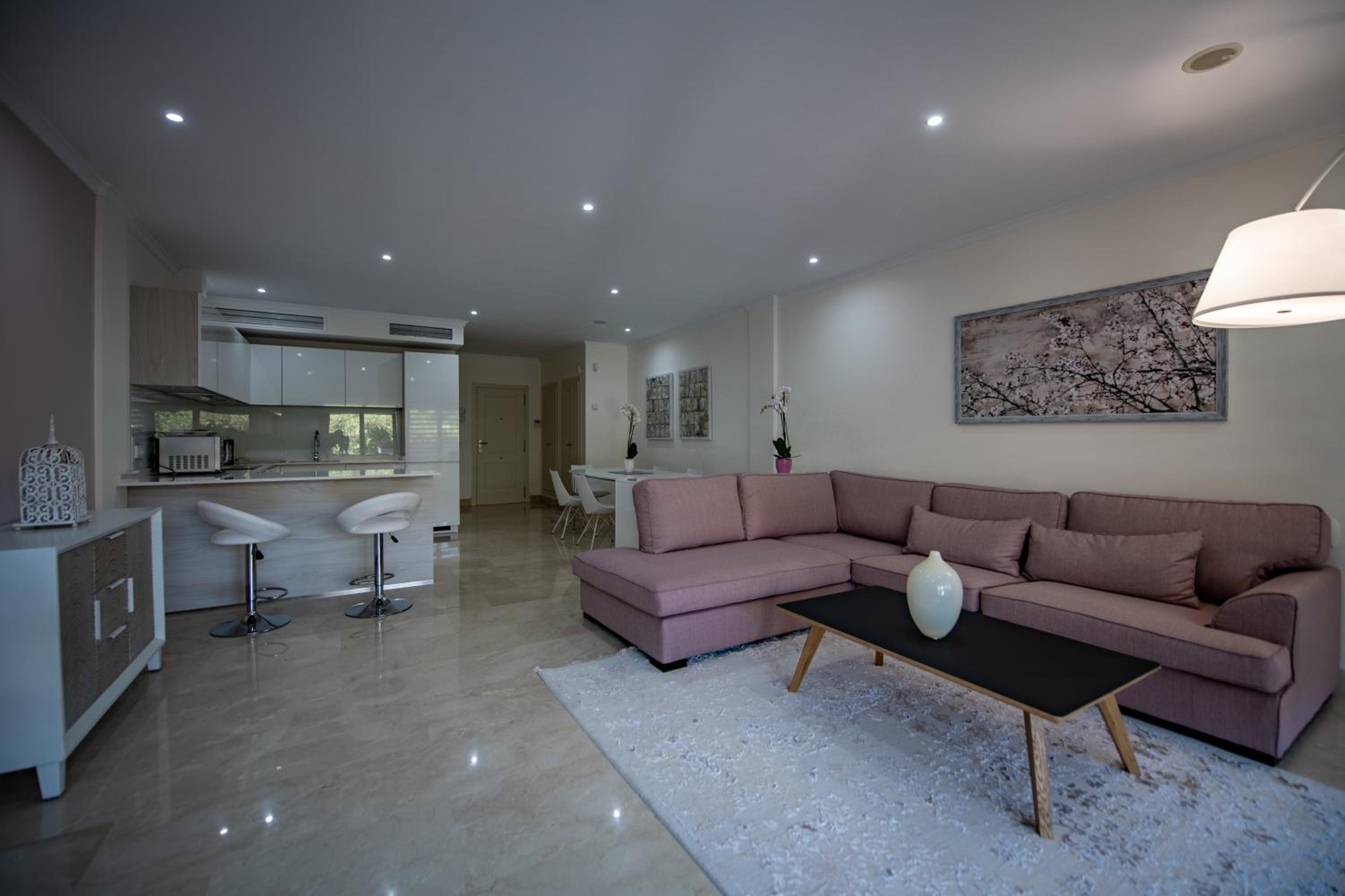 Luxury apartment at Lomas del Rey, Puente Romano photo 5