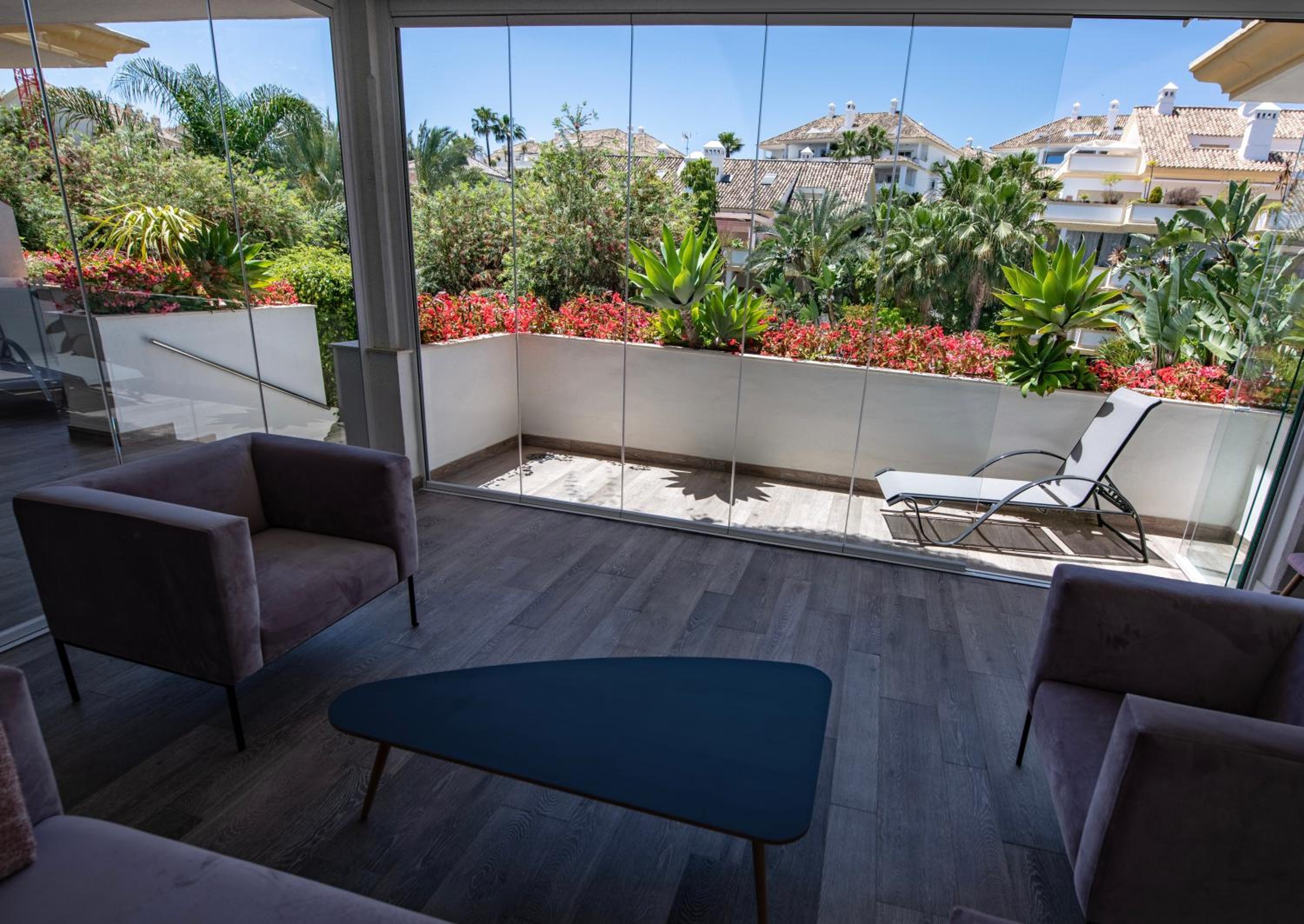 Luxury apartment at Lomas del Rey, Puente Romano photo 3