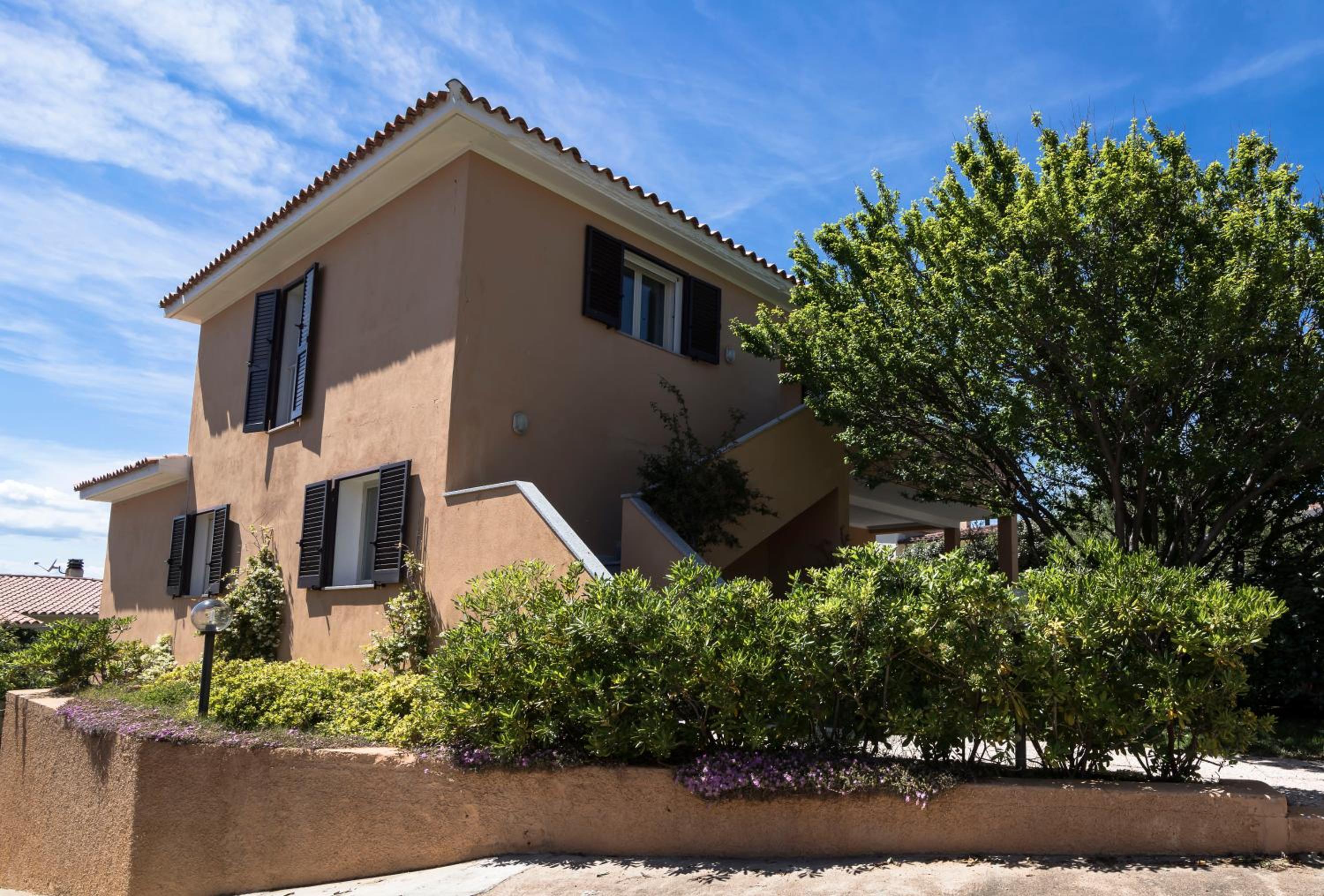 Hotel Homey Experience - Country Inn Apartments Garden & Seaview - Image 1