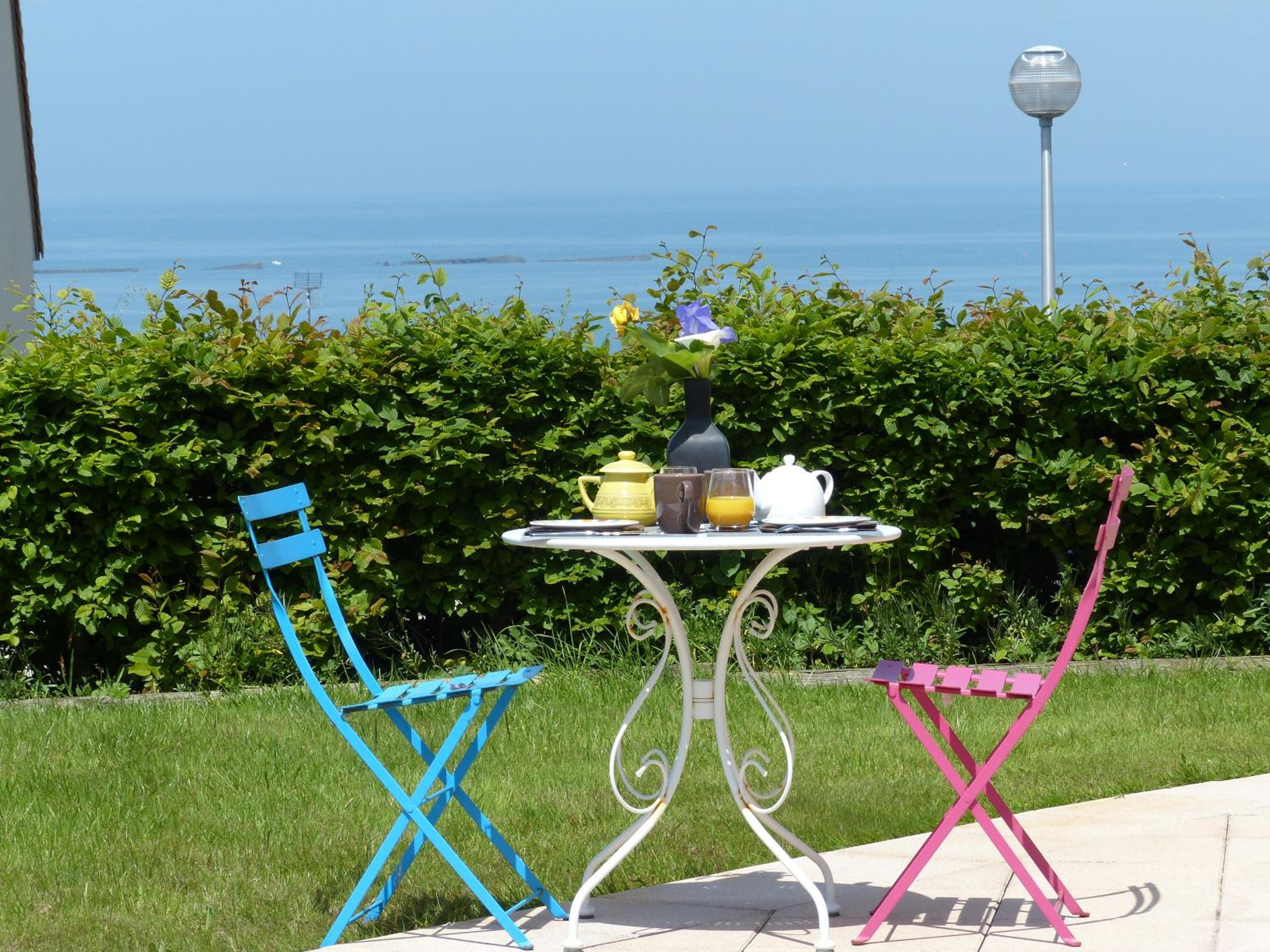 LE RUBAN BLEU FACE A LA MER