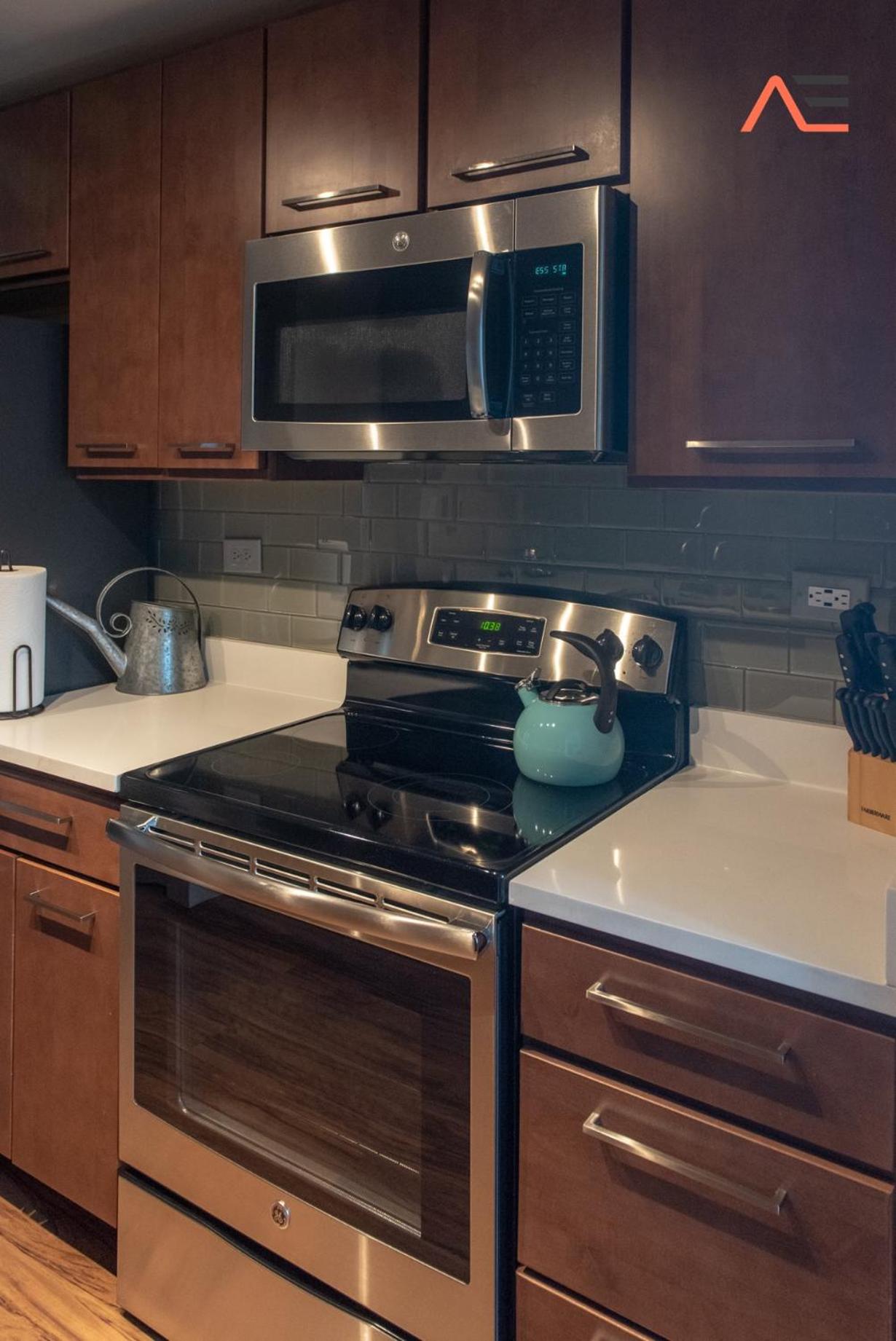 ENVITAE 3BR Downtown Luxurious Suite Views & Pool