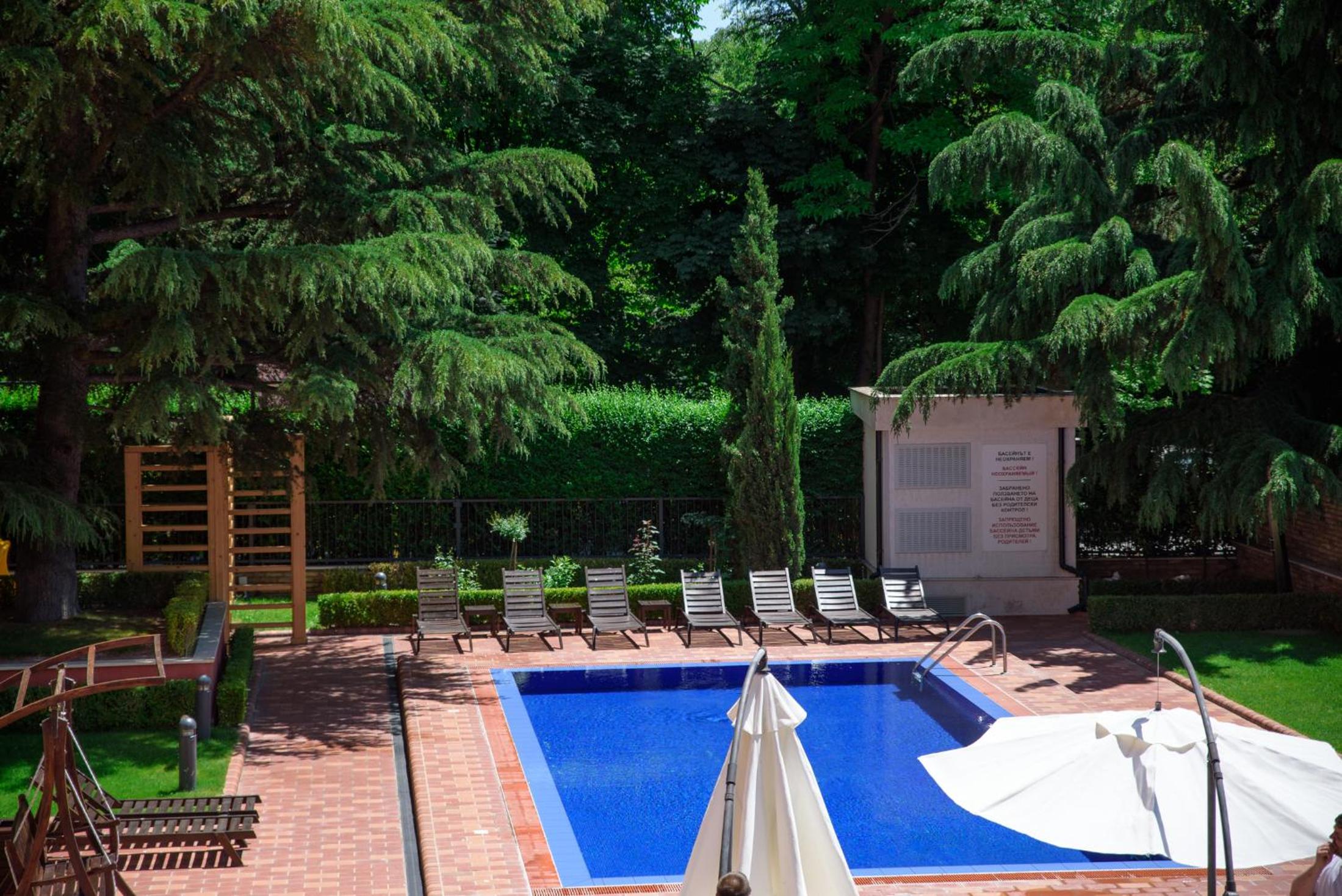 Superb 2-BDR Luxury Apartment with POOL in Villa Mare