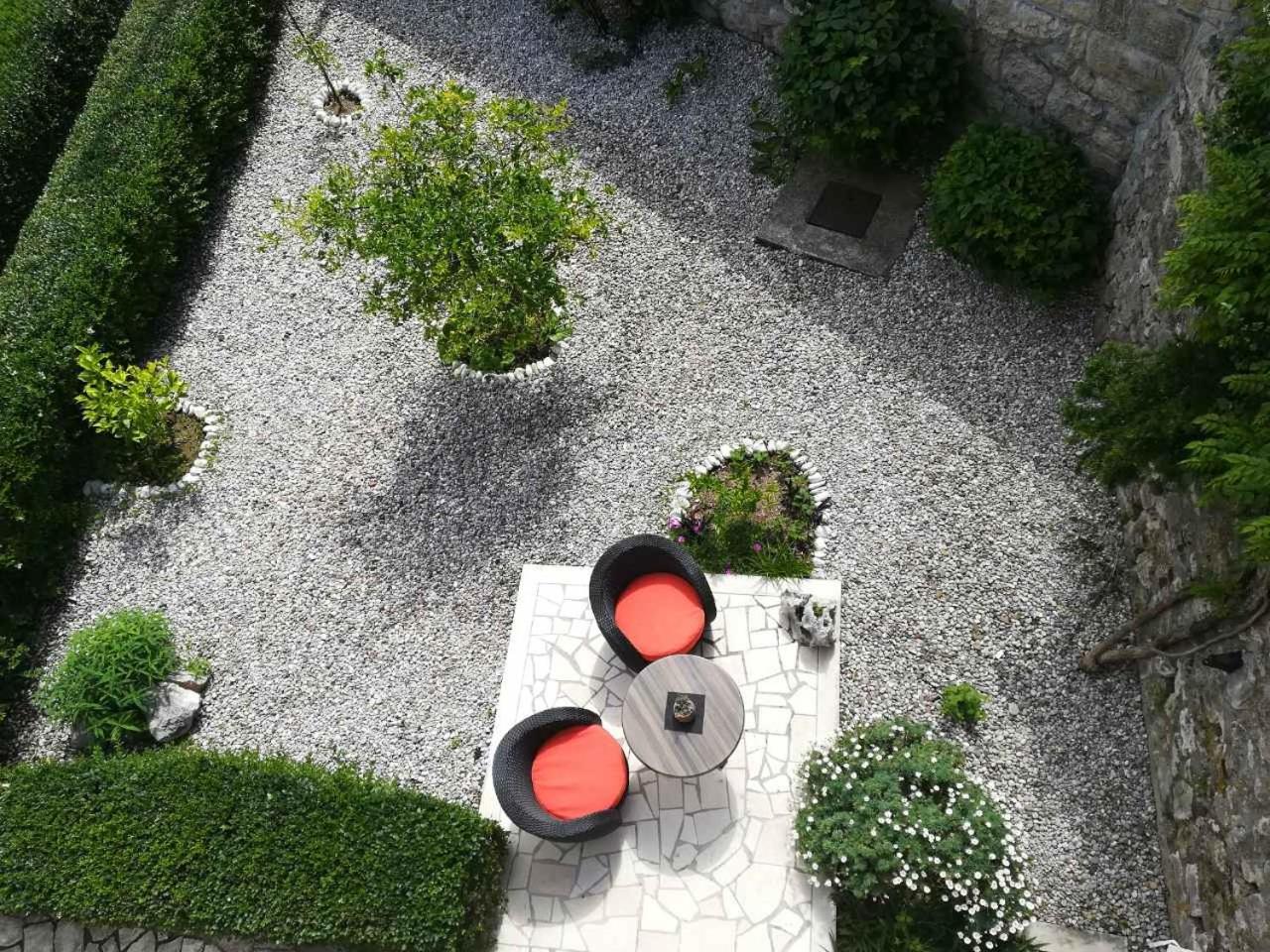 Apartments Corner