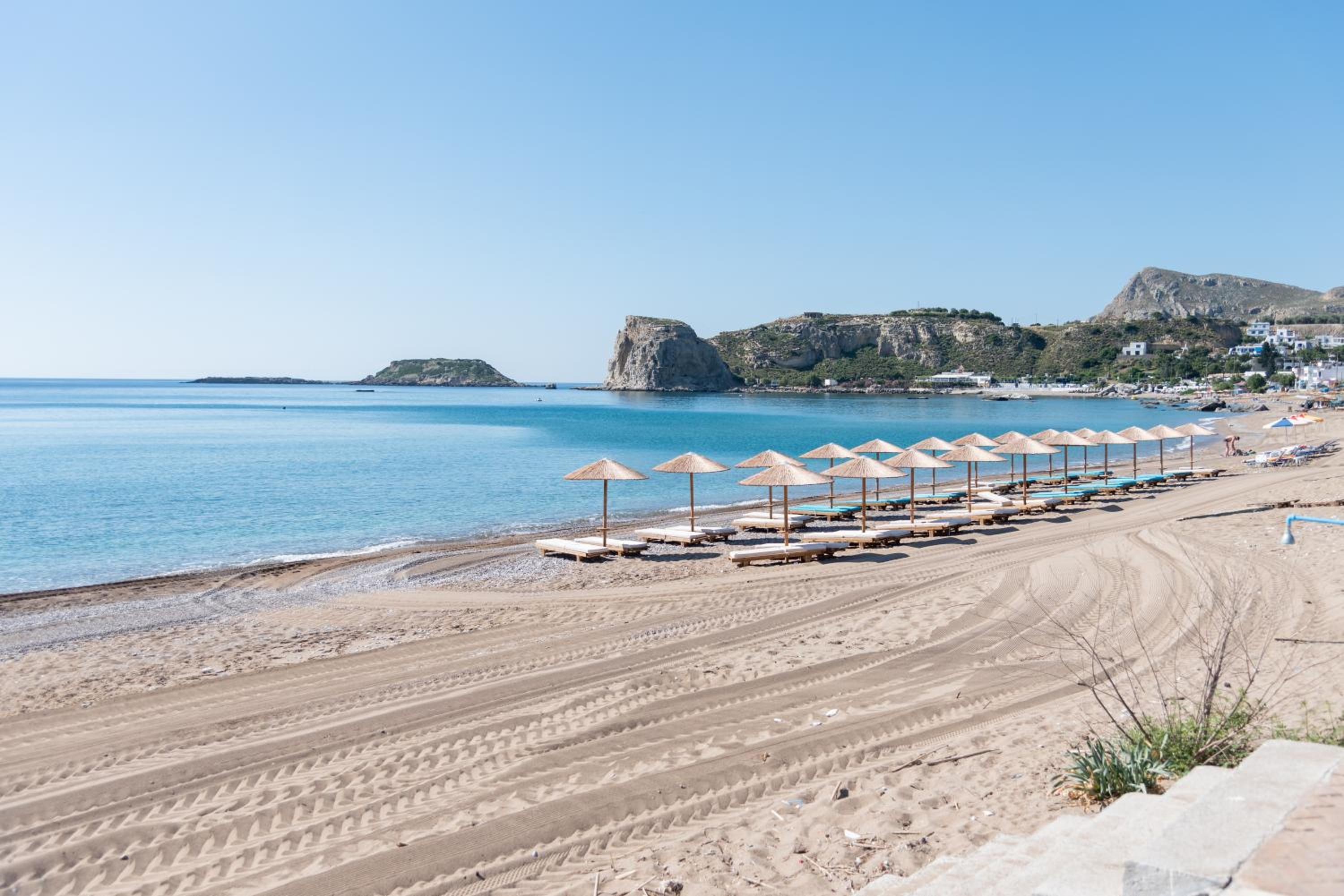 Panos Apartments photo 2