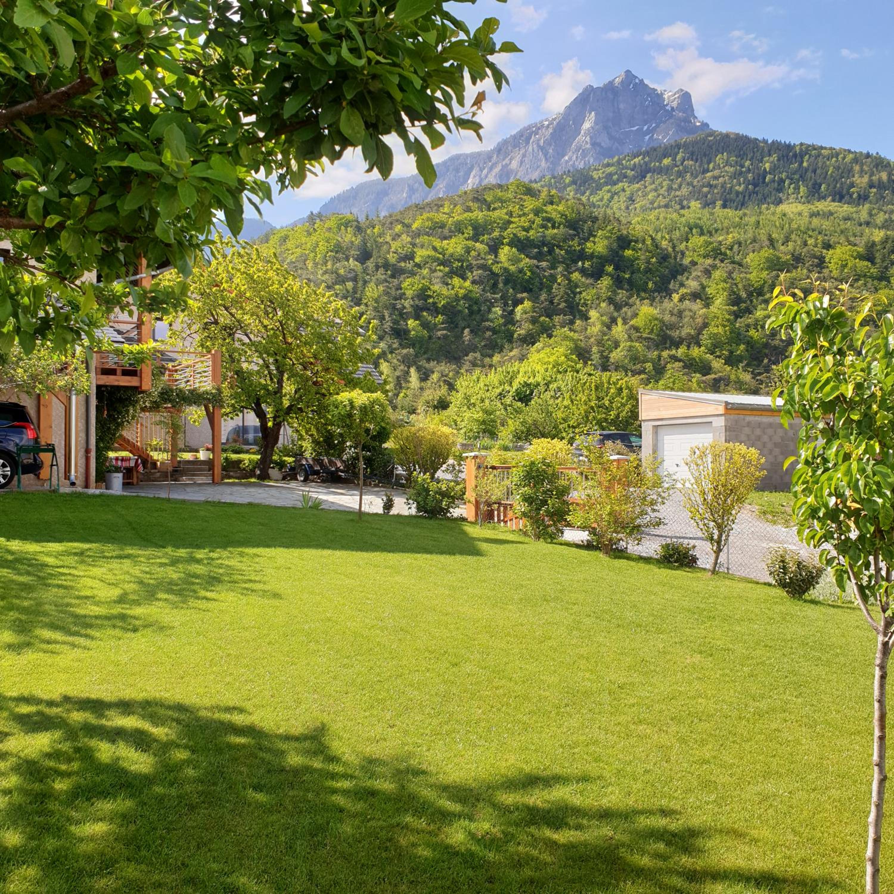 Oustal view 3