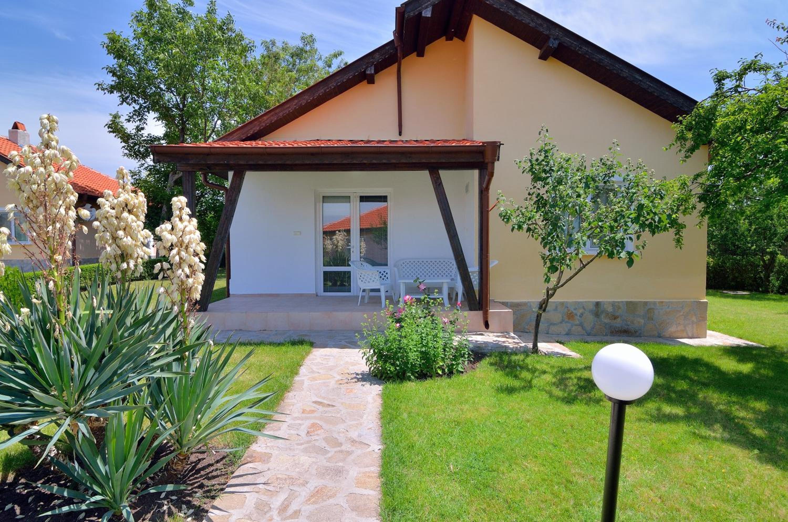 Sunny Hills Villas