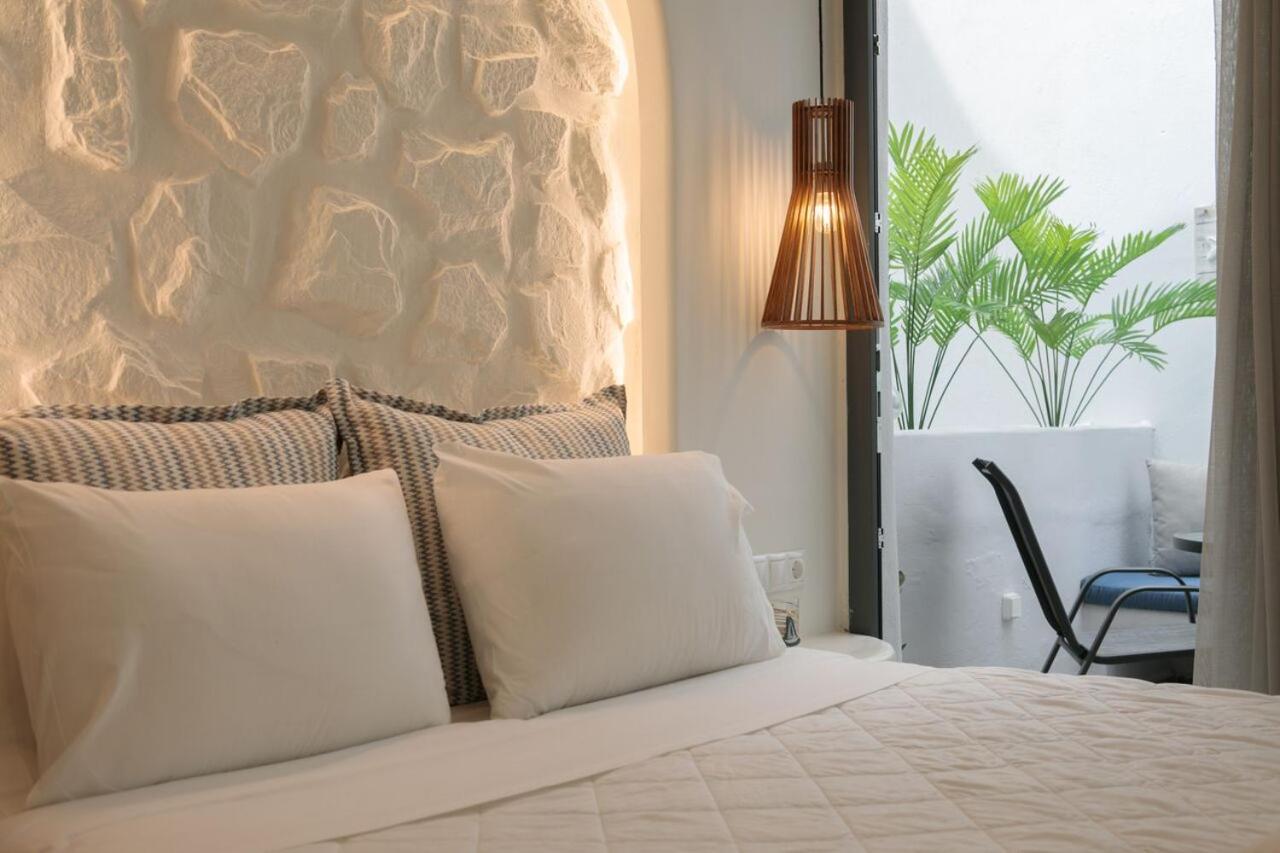Naxos Petite Studios