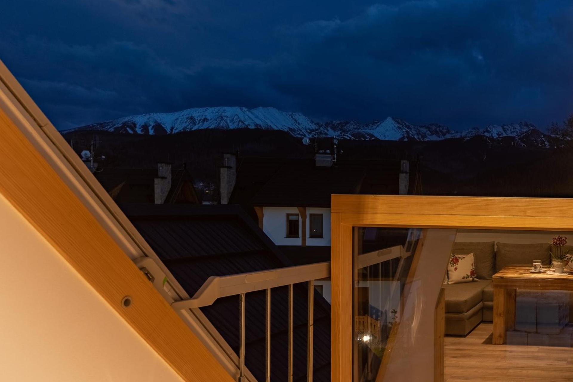 Balcony & Terrace