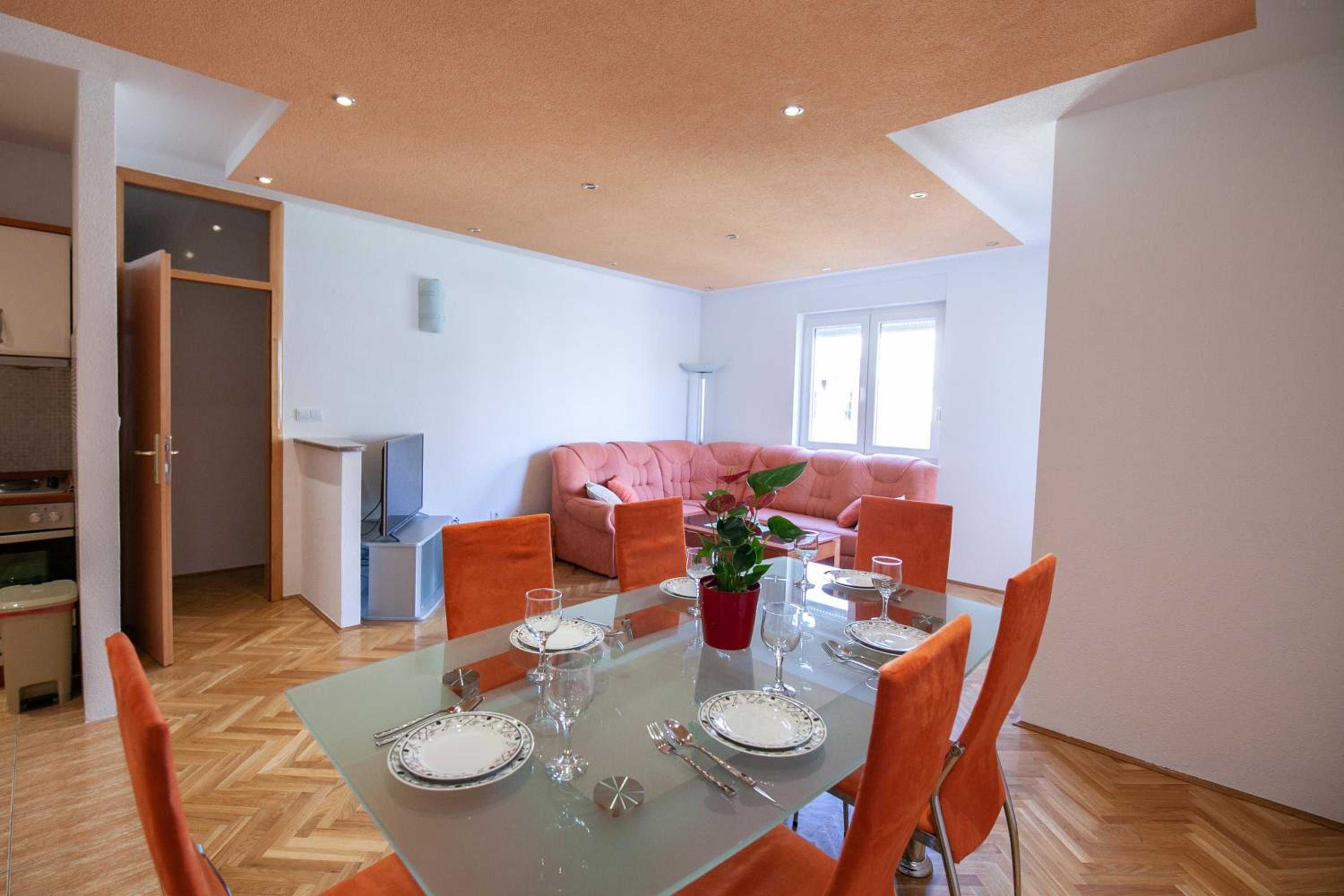 AP MIRKO - 3 bedrooms apartment in city center view 4
