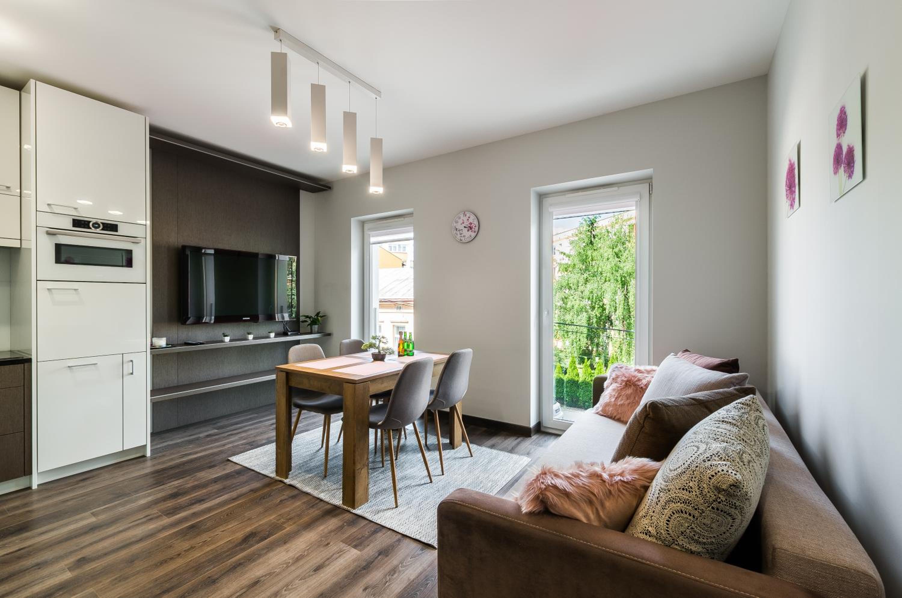 Apartamenty i Pokoje InforesPark