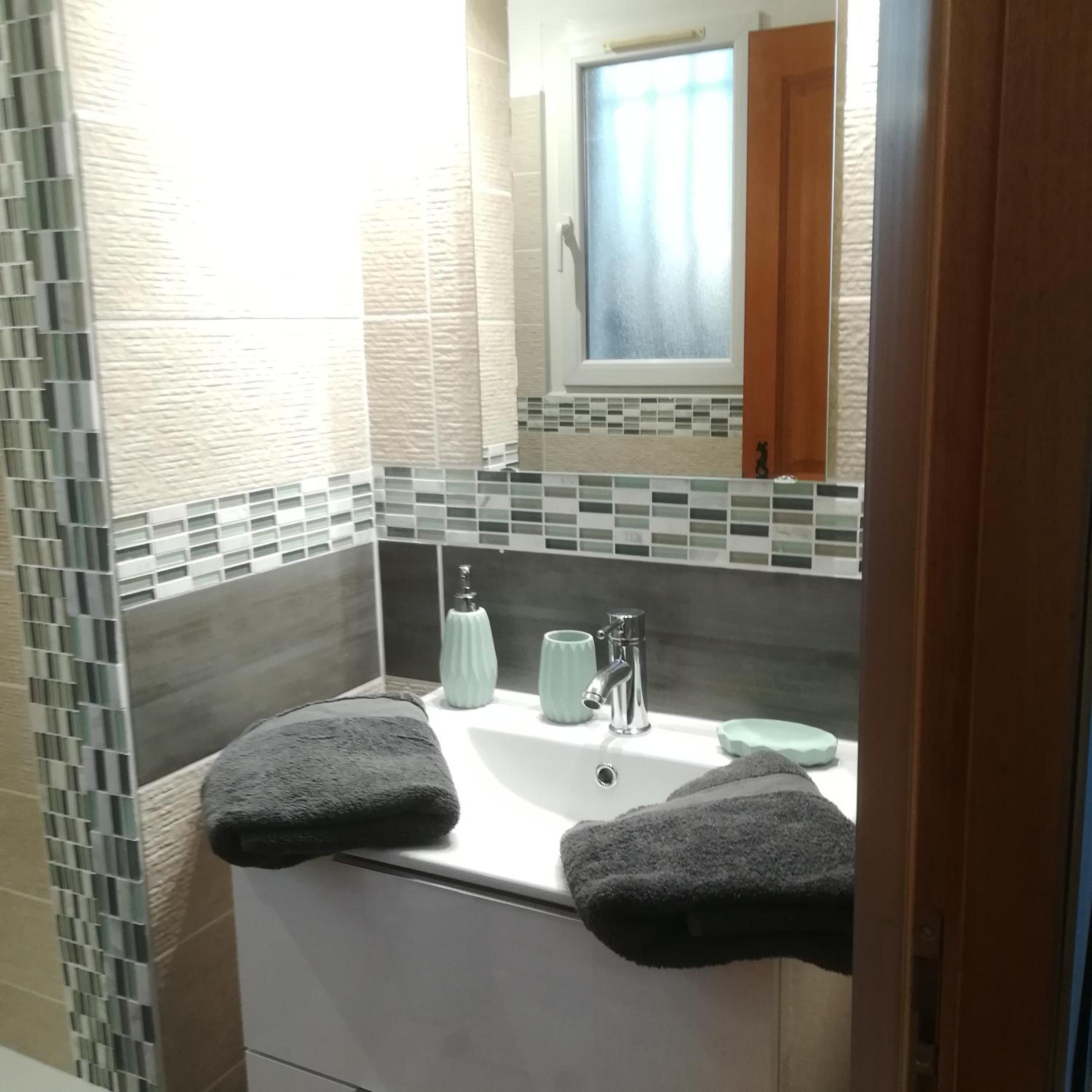 appartements dans villa privée avec piscine, jardin, parking clos, wifi, climatisation