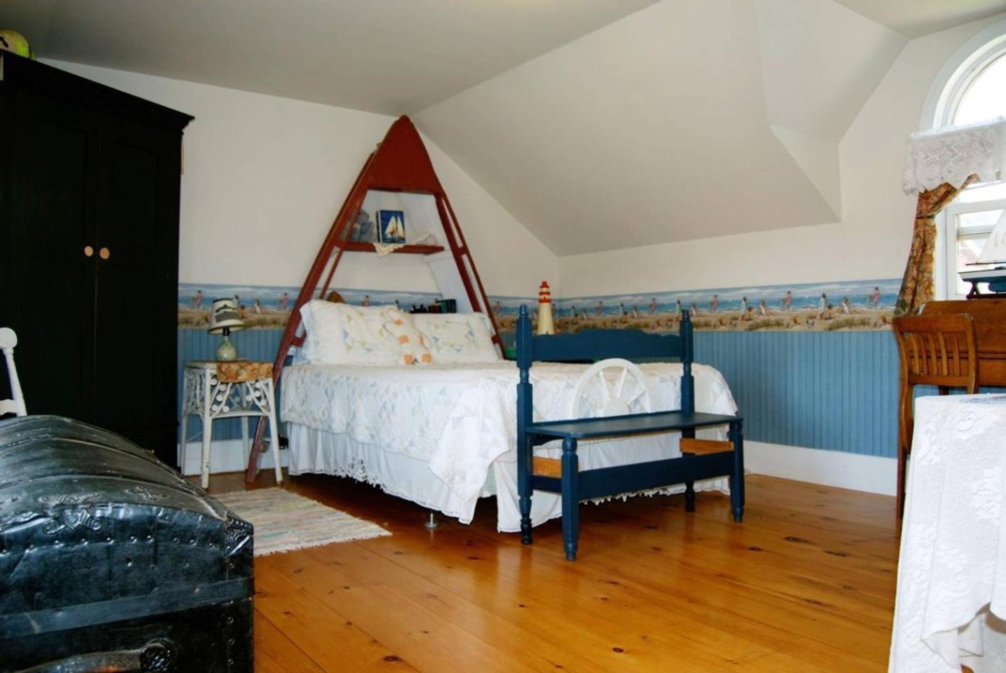 Summerside Vacations - Bugaboo Cottages - Property Image 34