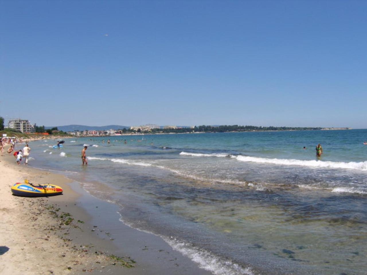 Studio Apartment in Dream Holiday Complex Ravda view 4