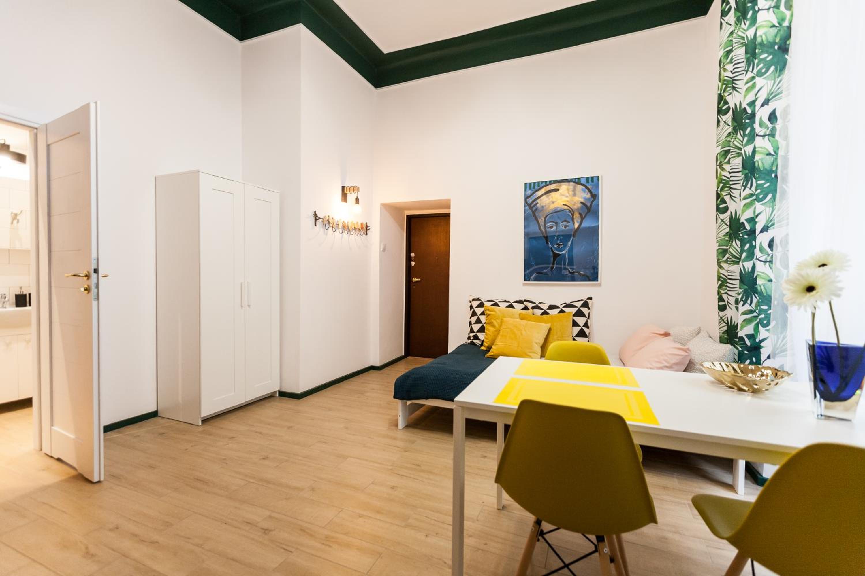 VINTAGE SENACKA APARTAMENTS