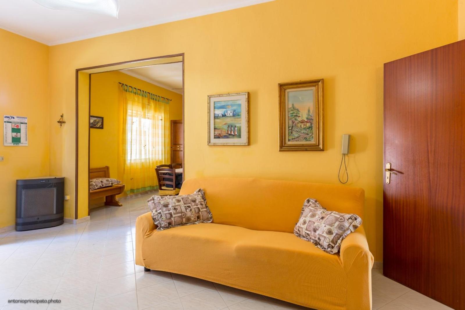Irene's house near the sea with pool, parking & wi-fi