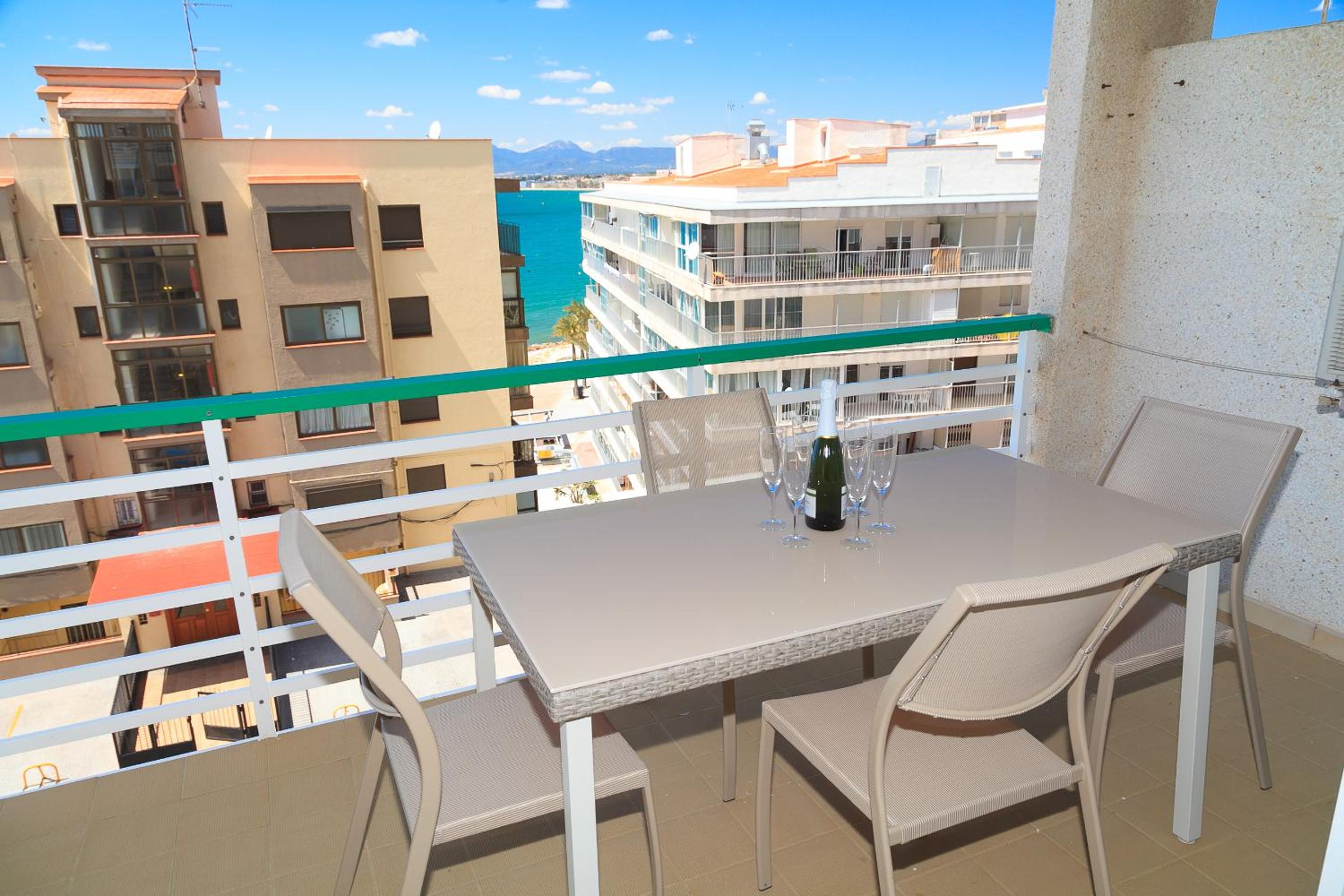UHC Paradis Apartments photo 2