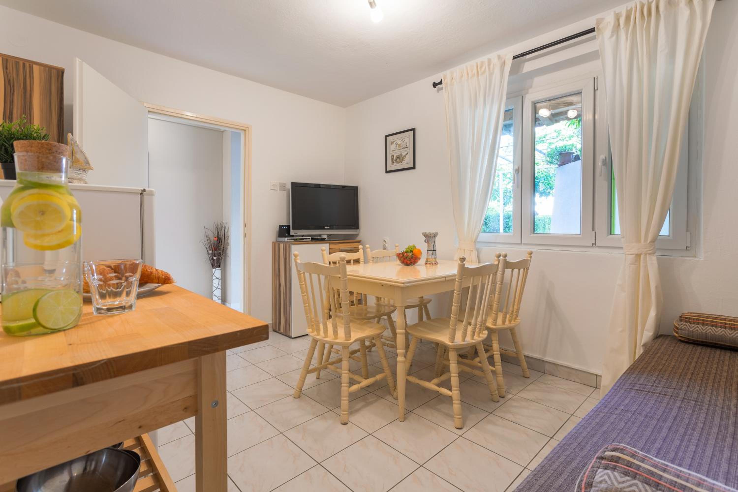 Central View Apartment