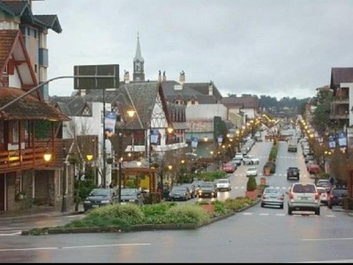 3 suites, ate 8 pessoas,Centro, gramado