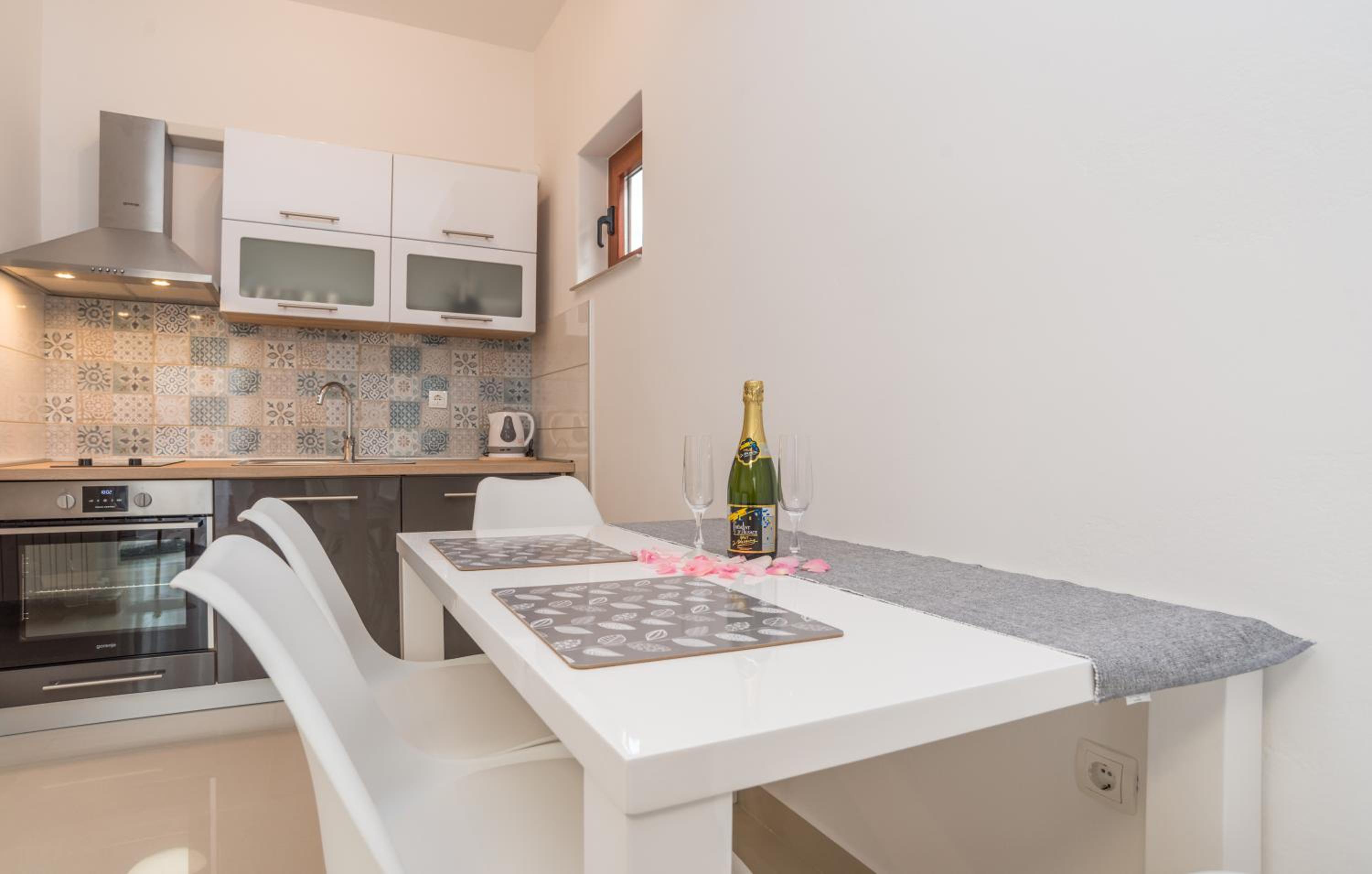Apartments Kekel view 3