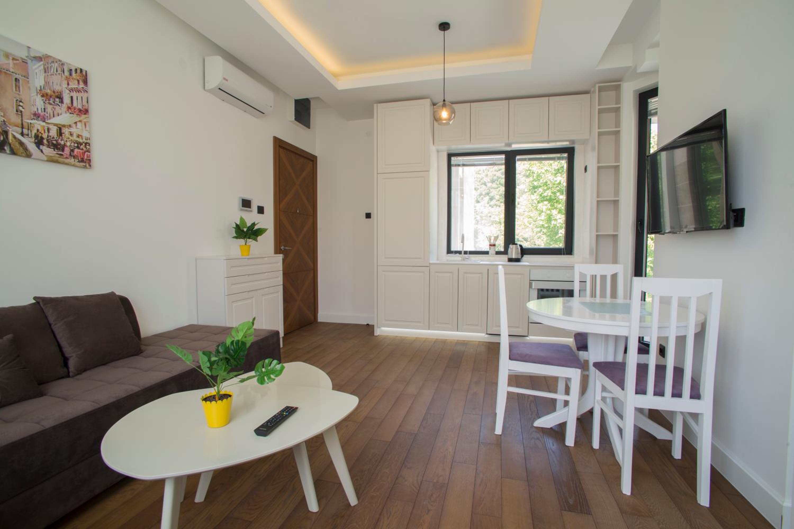 Park Residence 5 - 1 br & Parking at Tivat Center photo 2