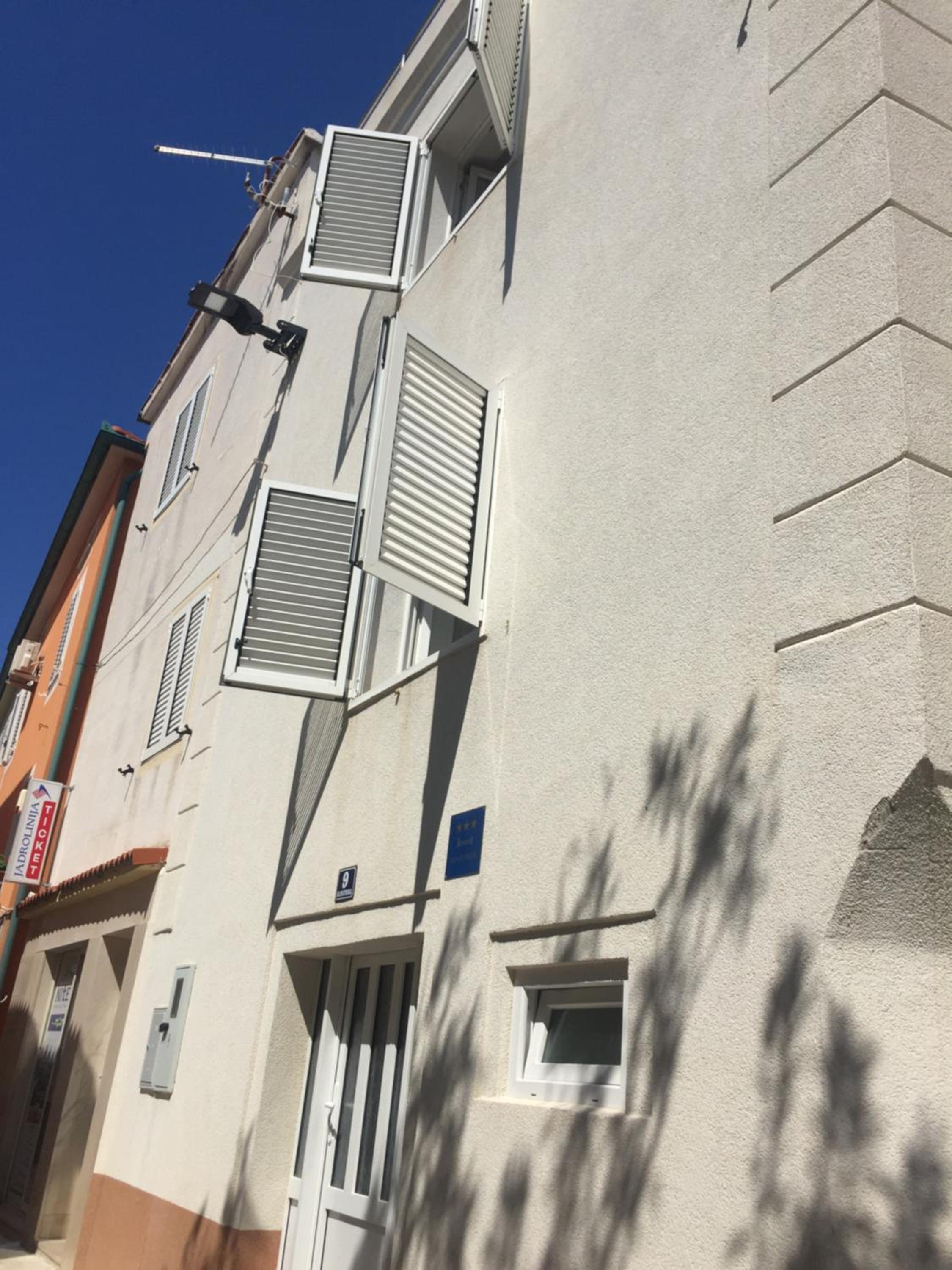 Hotel Apartment Chillout House Novalja - Image 1