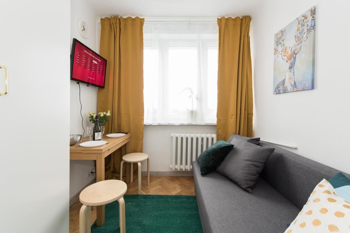 SuperApart Belwederska room B MiniStudio view 2