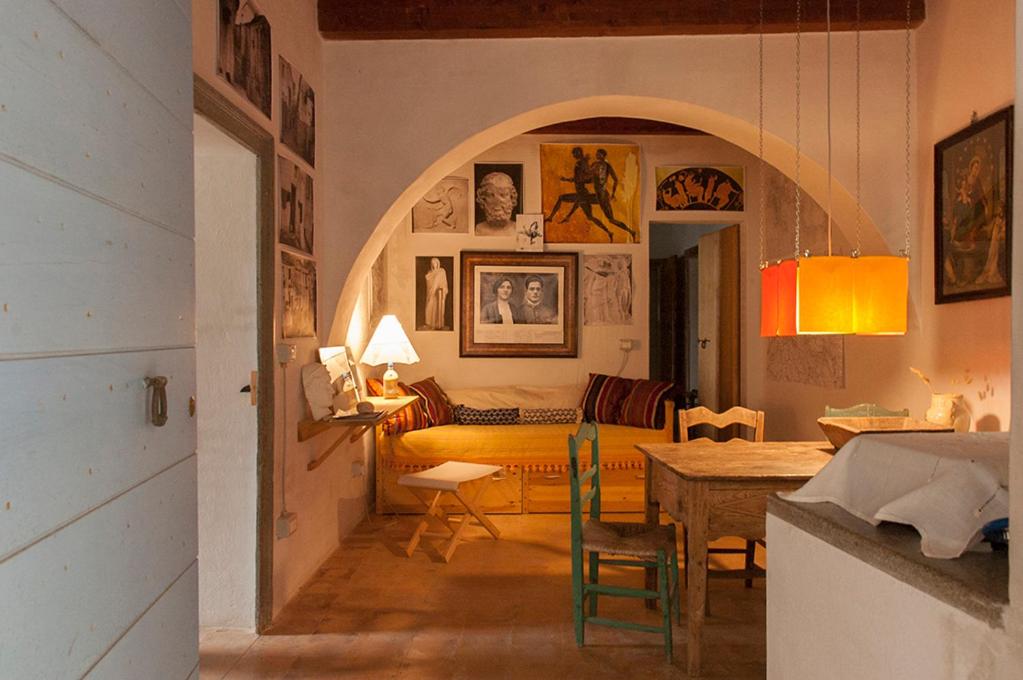 BORGO PETELIA, Casa Chiarotti, Antica casa con scala esterna view 4