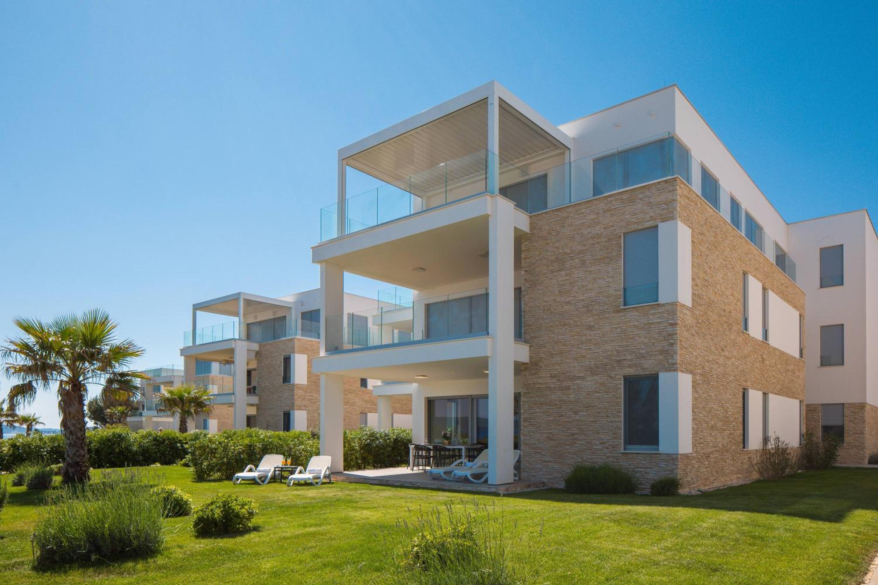 Luxury Design Beach Front Apartment
