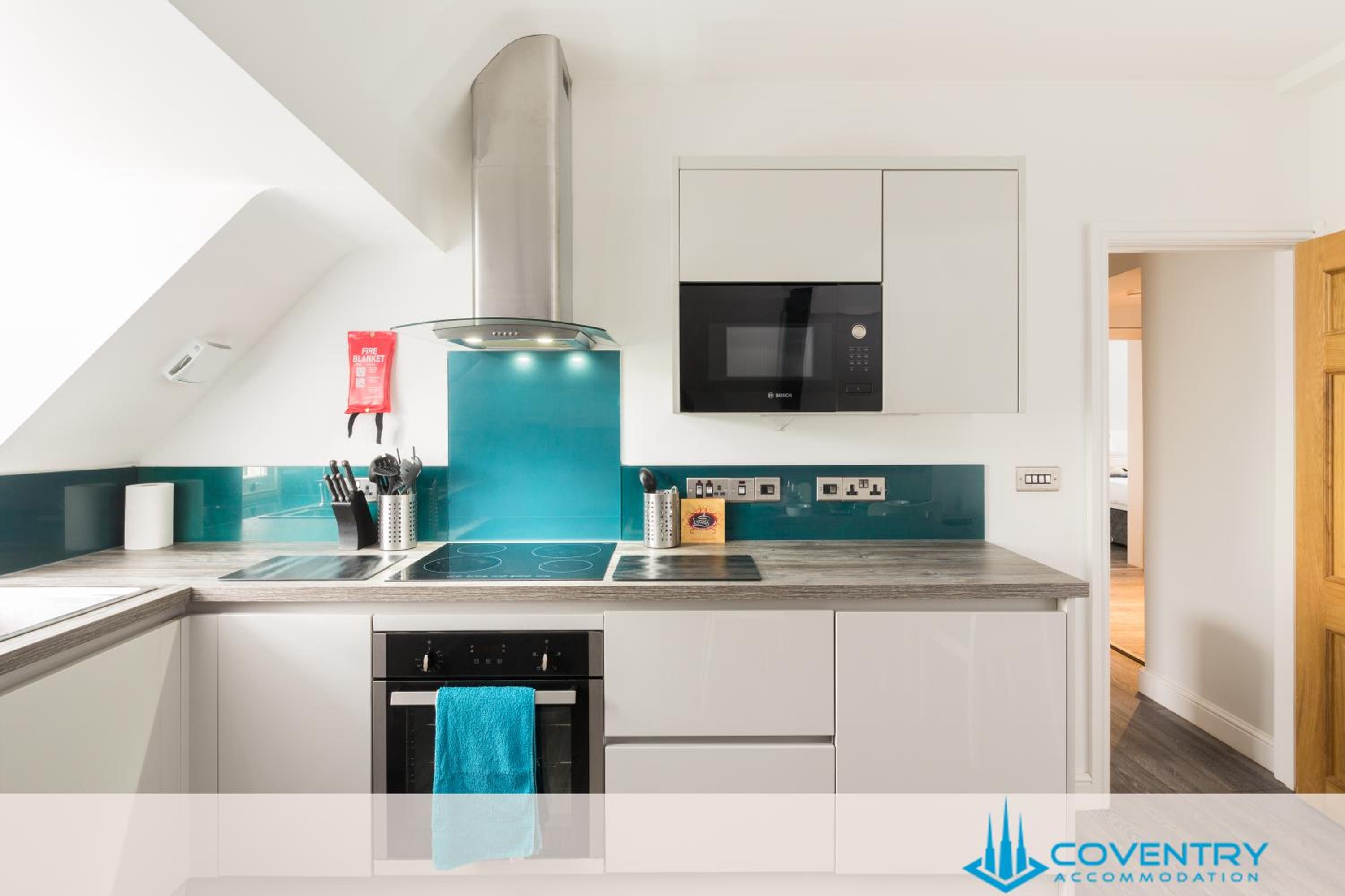 2 Bedroom Apartment, NEC, HS2, BHX, JLR - Devereux House, Hosted By Coventry Accommodation