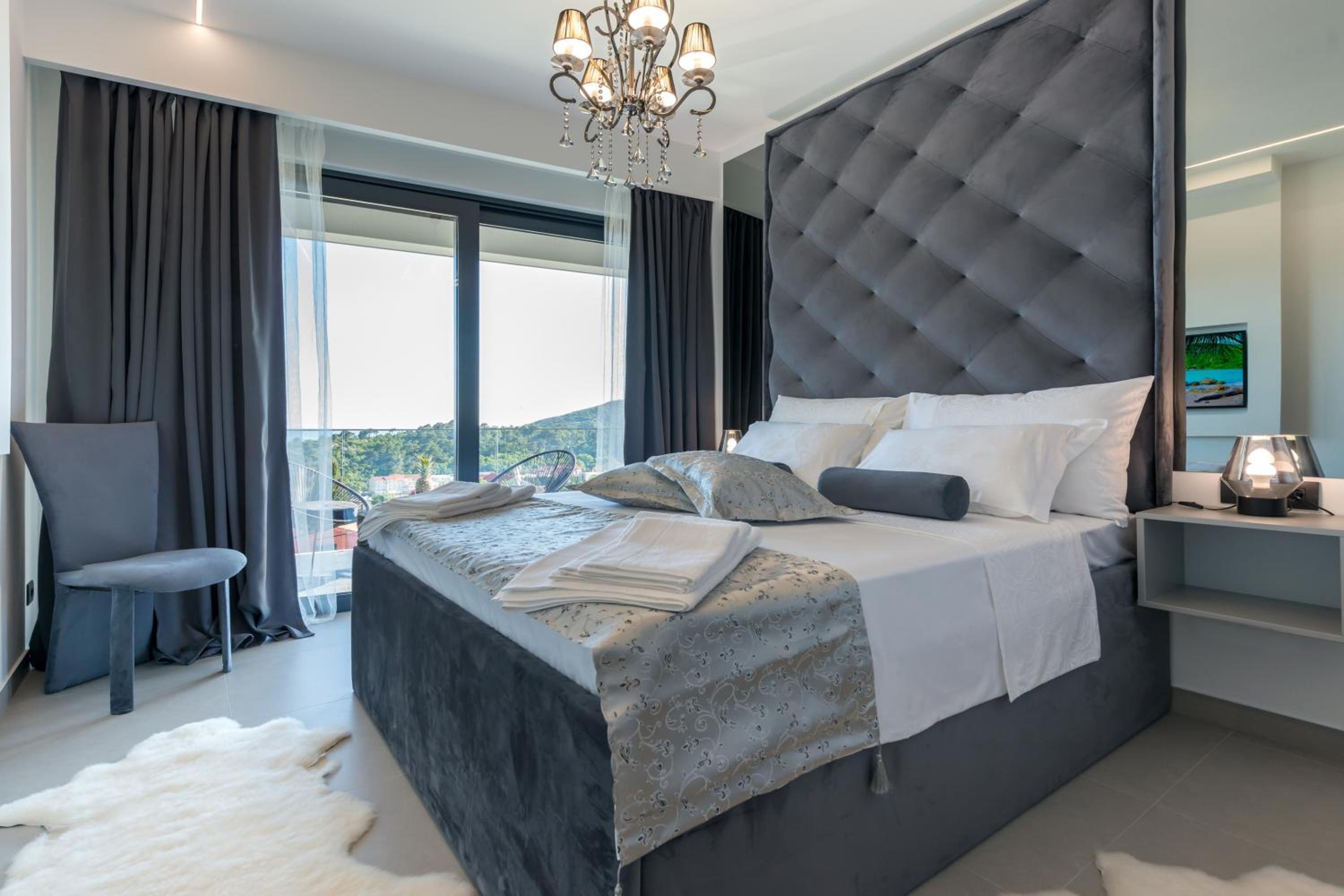 Exclusive Villa Mative view 5