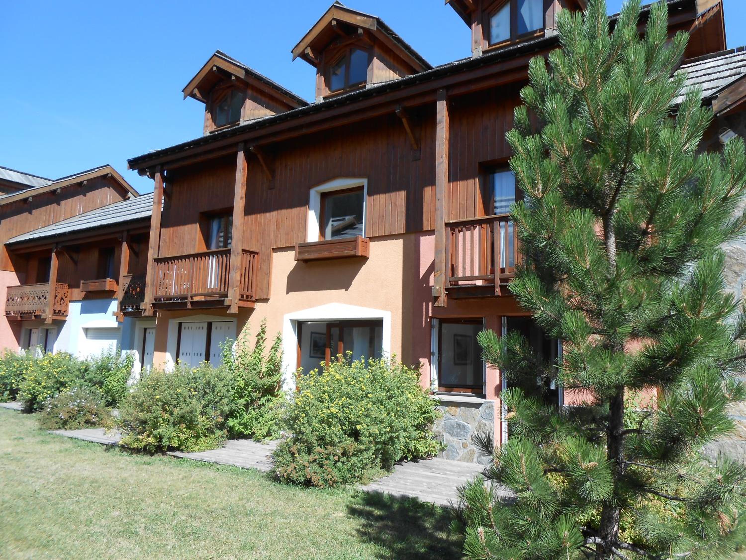 Les Chalets du Jardin Alpin view 2