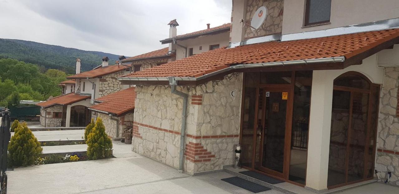 Ilievi Guest Houses