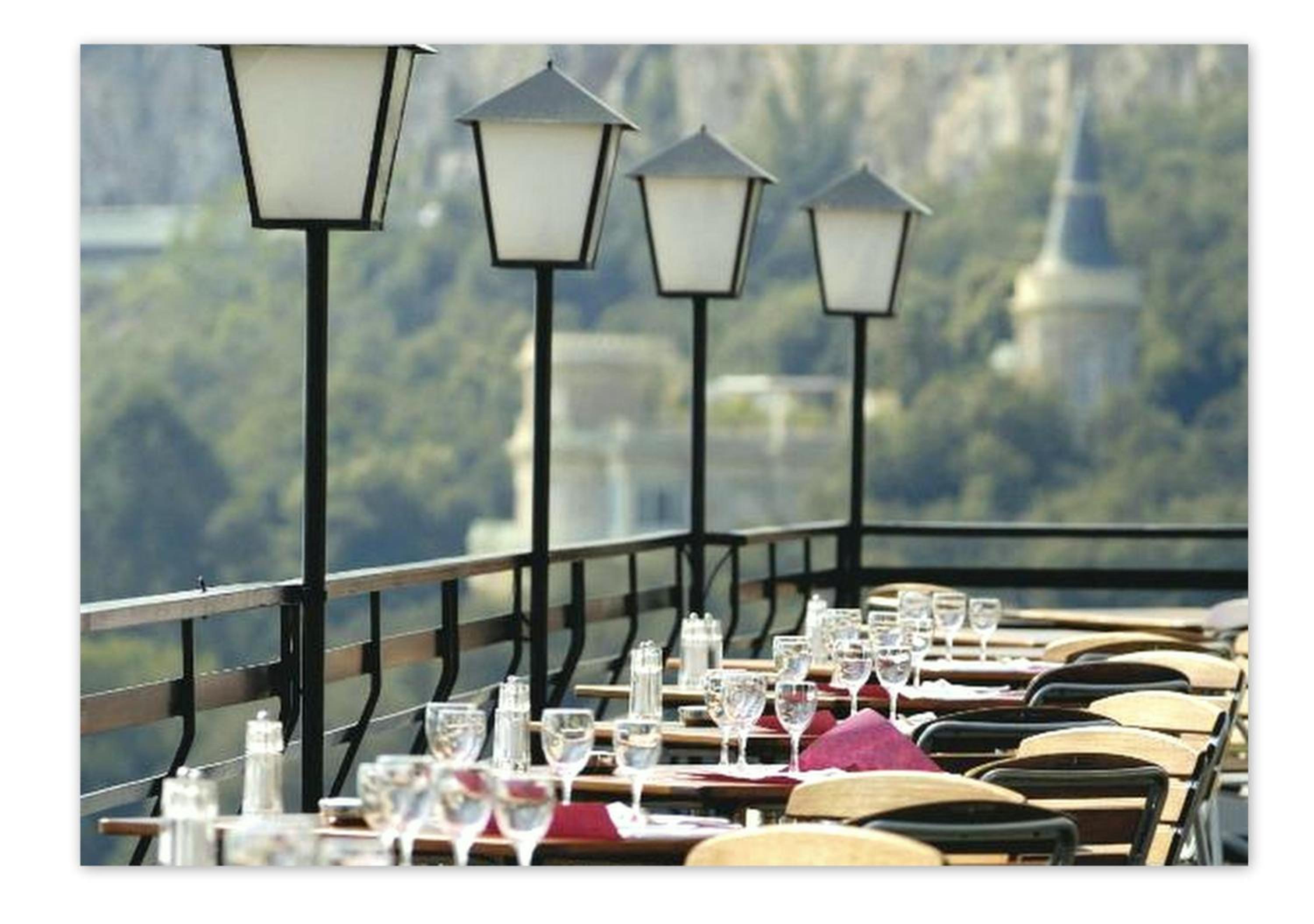 Le Versailles 15