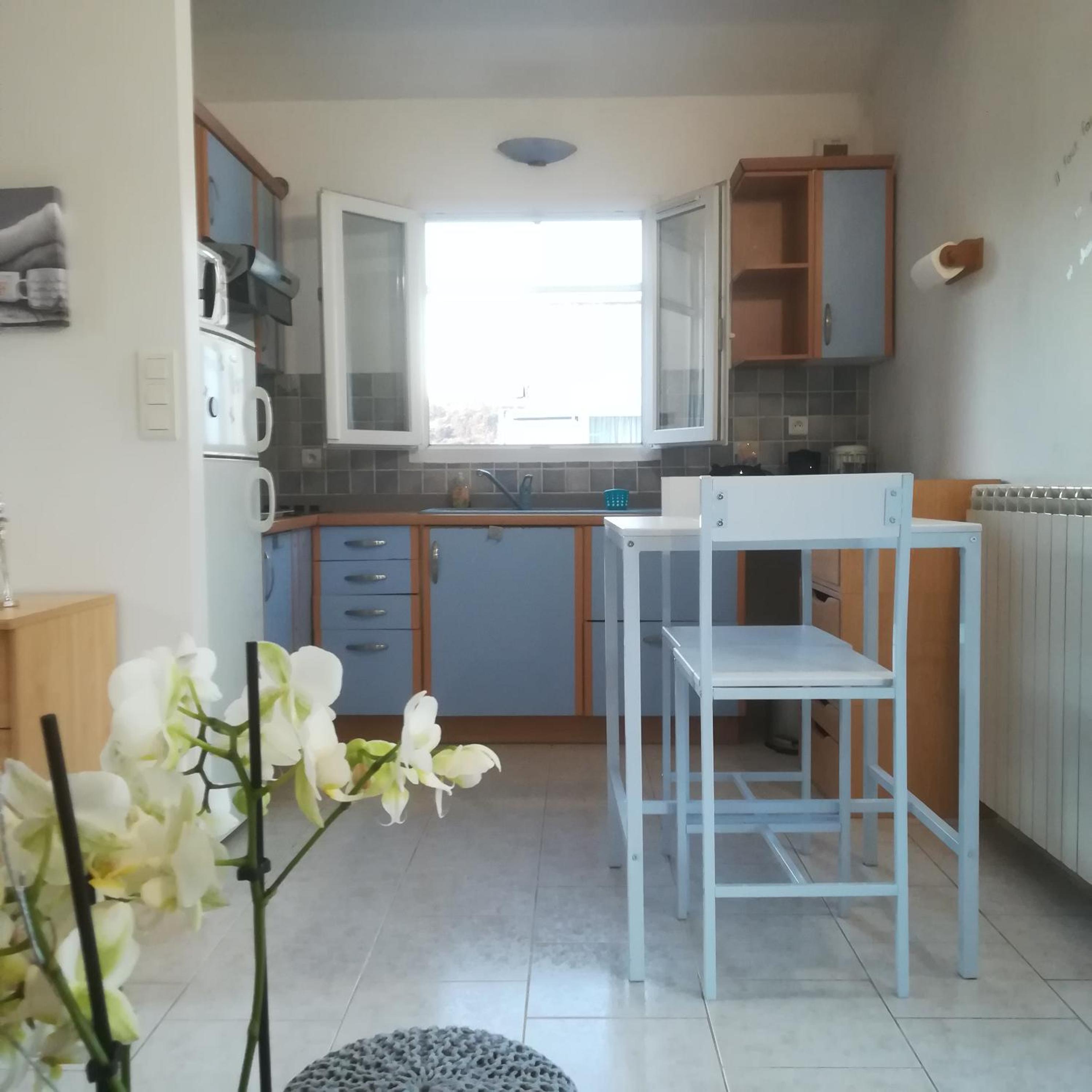 appartements dans villa privée avec piscine, jardin, parking clos, wifi, climatisation