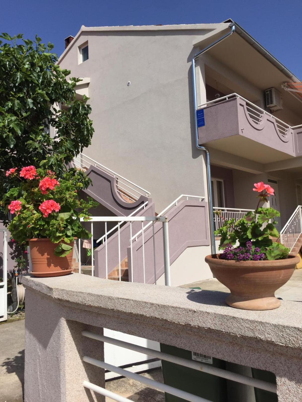 Apartments Adrian