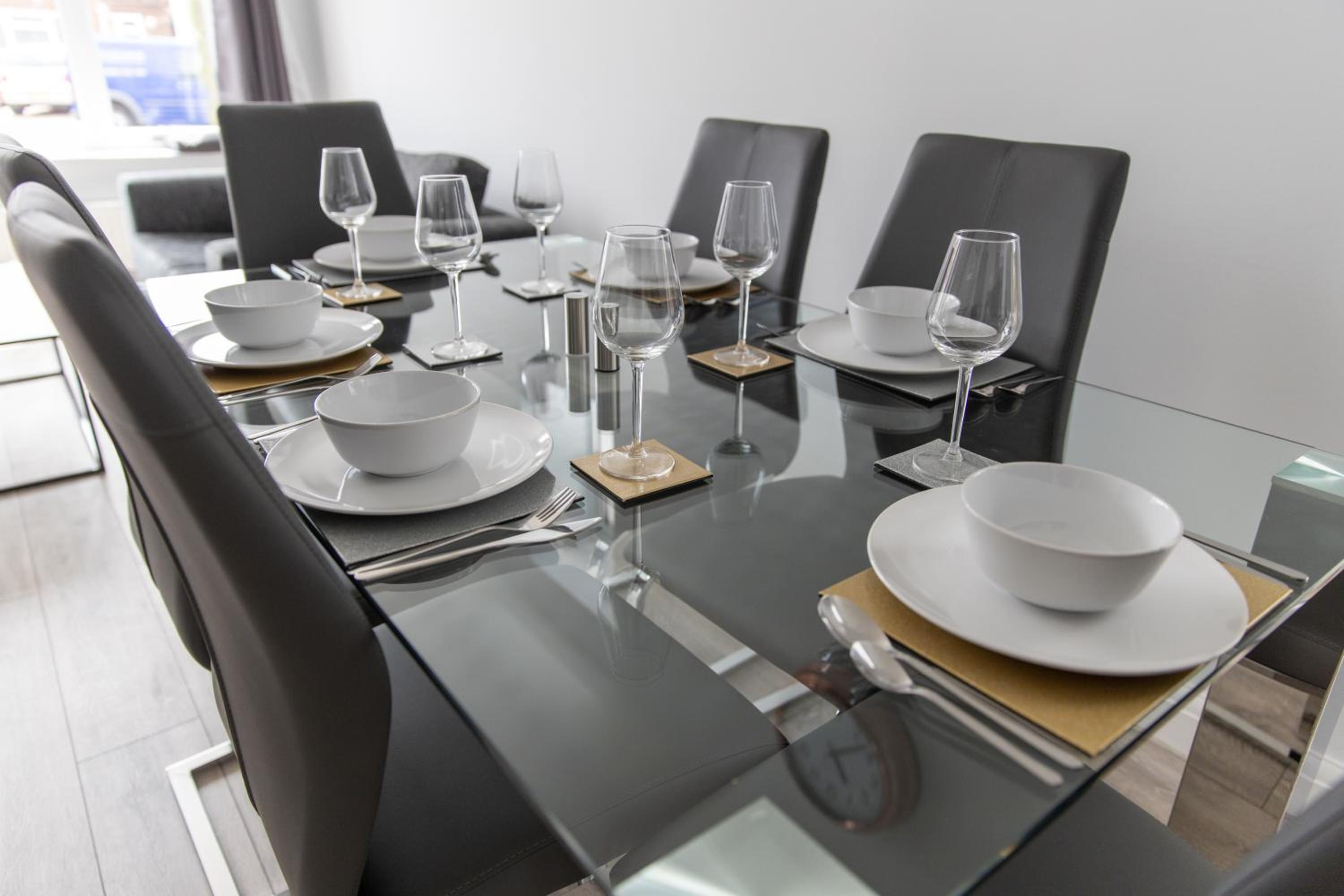 Harrow Vacations - London Northwick Park Serviced Apartments by Riis Property - Property Image 74