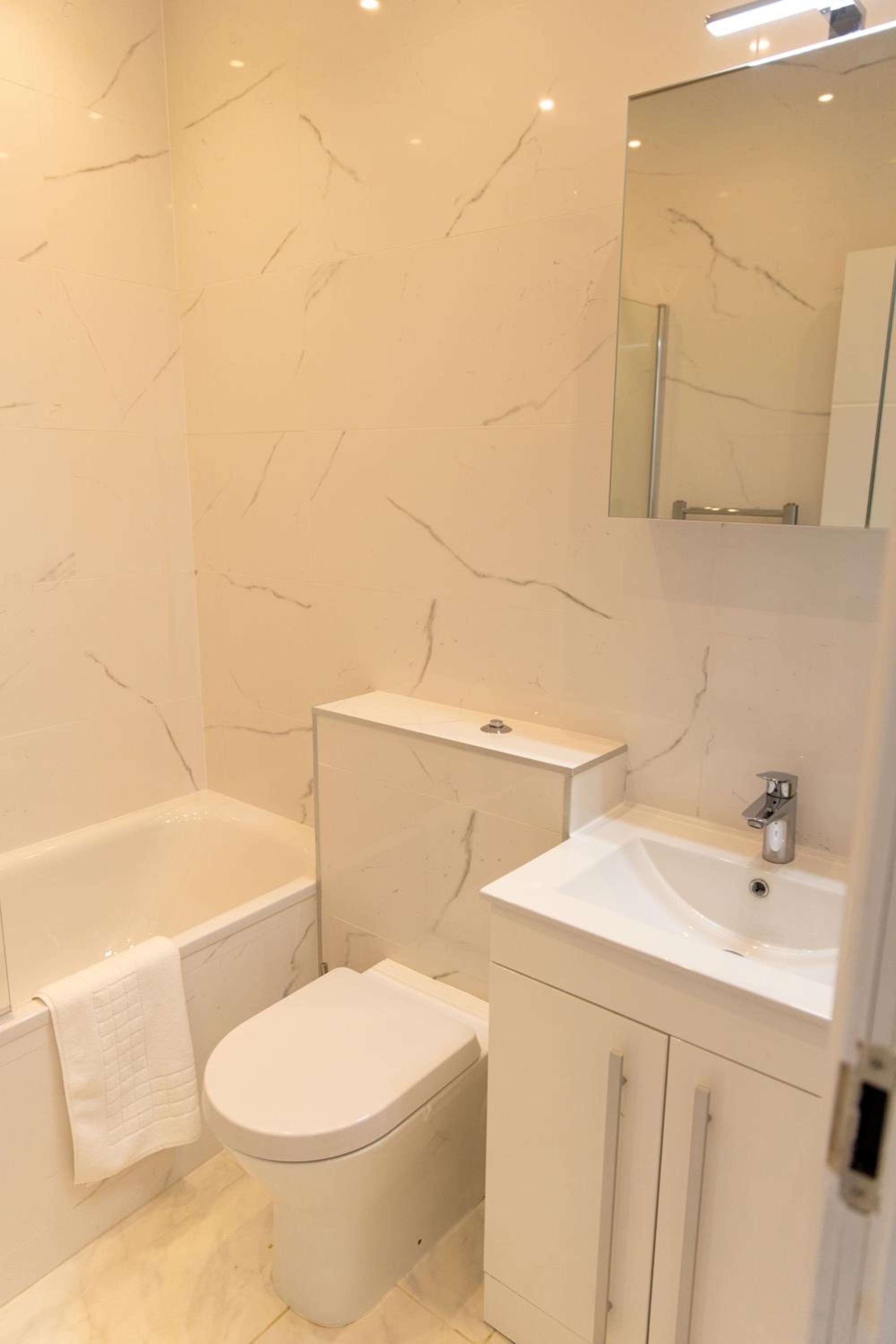 Harrow Vacations - London Northwick Park Serviced Apartments by Riis Property - Property Image 5