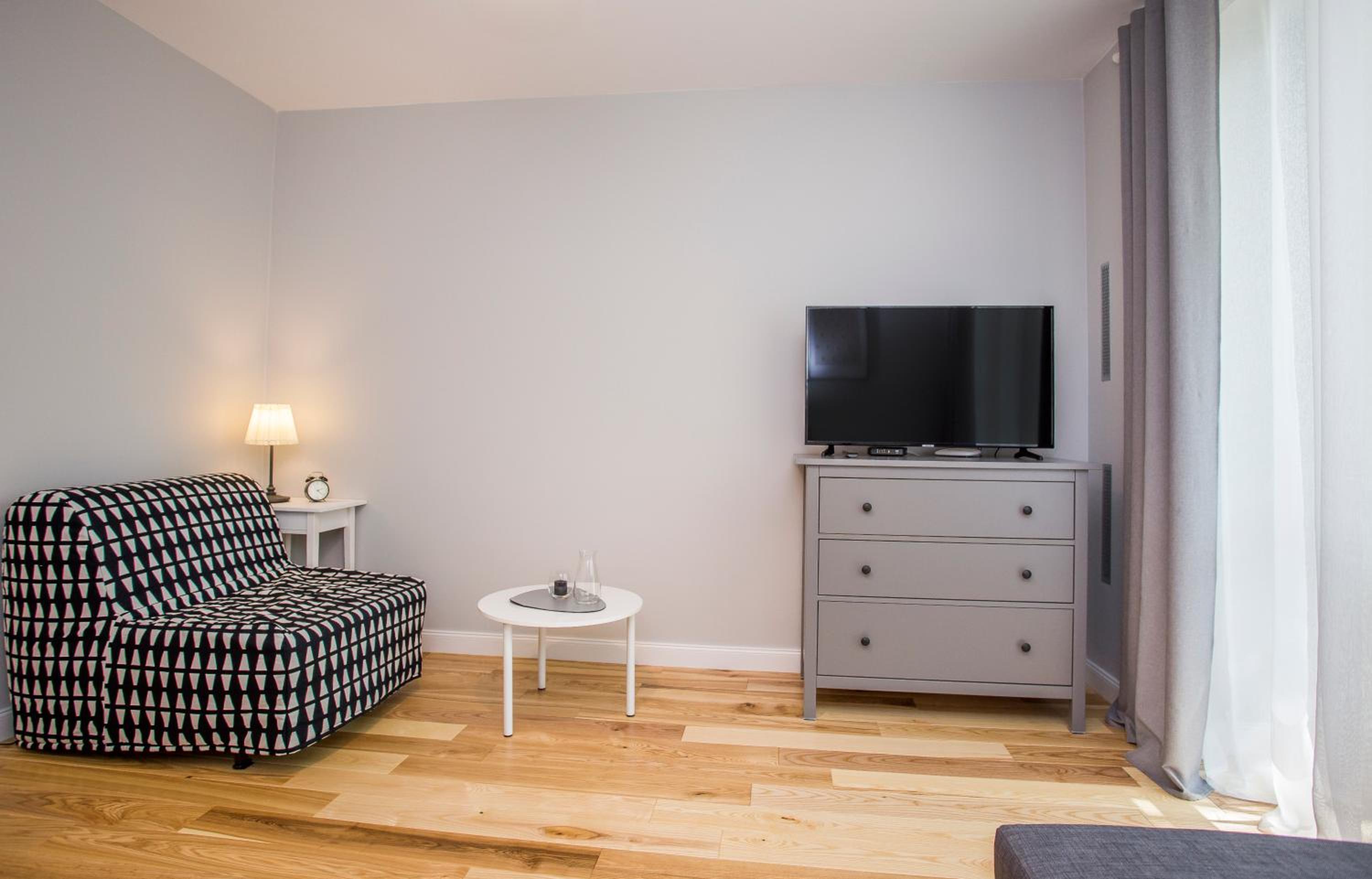 CR Uroczy Apartament w Centrum Nowy Świat 18