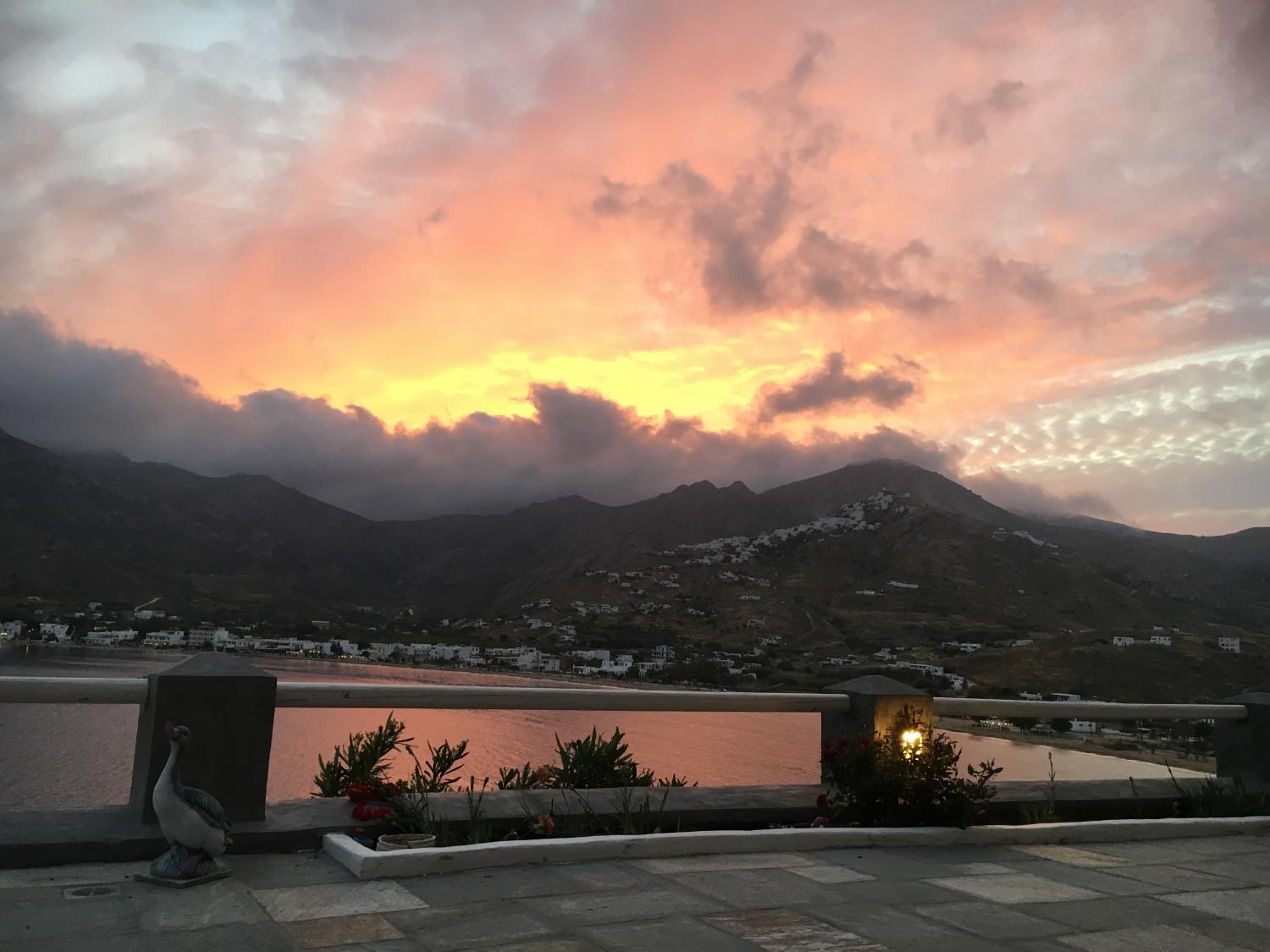 Studios Niovi Serifos
