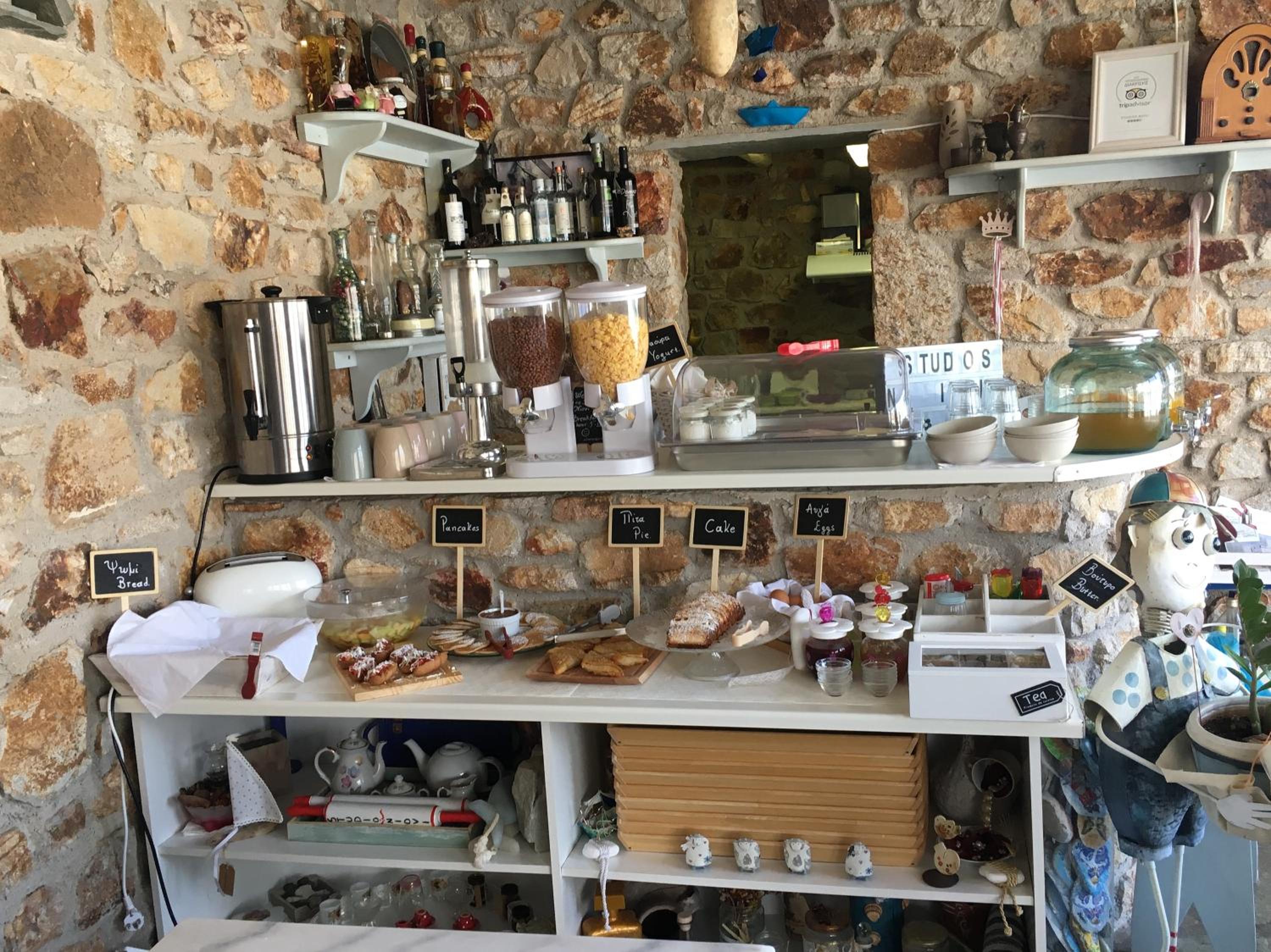 Studios Niovi Serifos